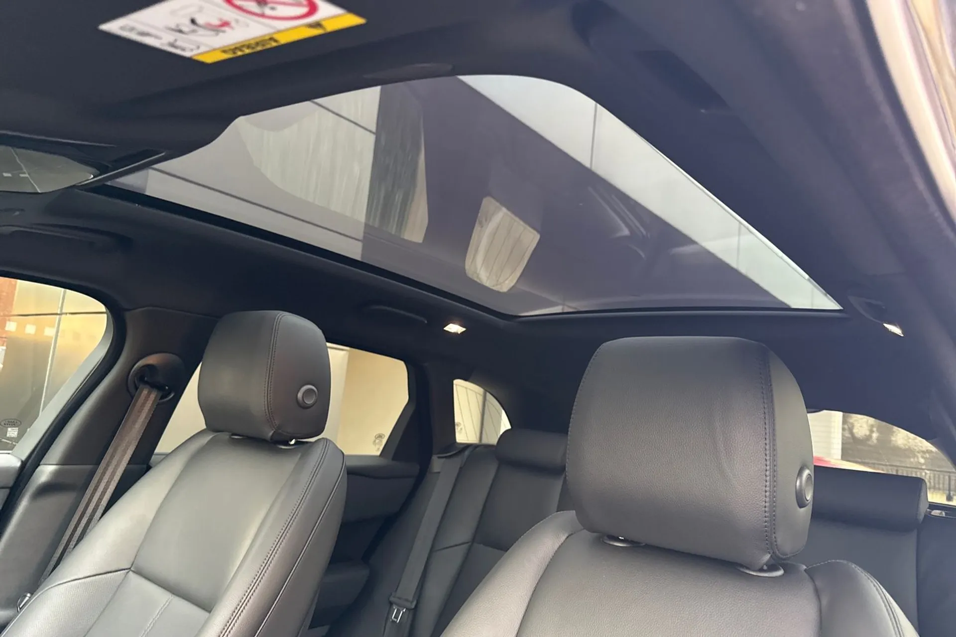 LAND ROVER RANGE ROVER VELAR thumbnail image number 54