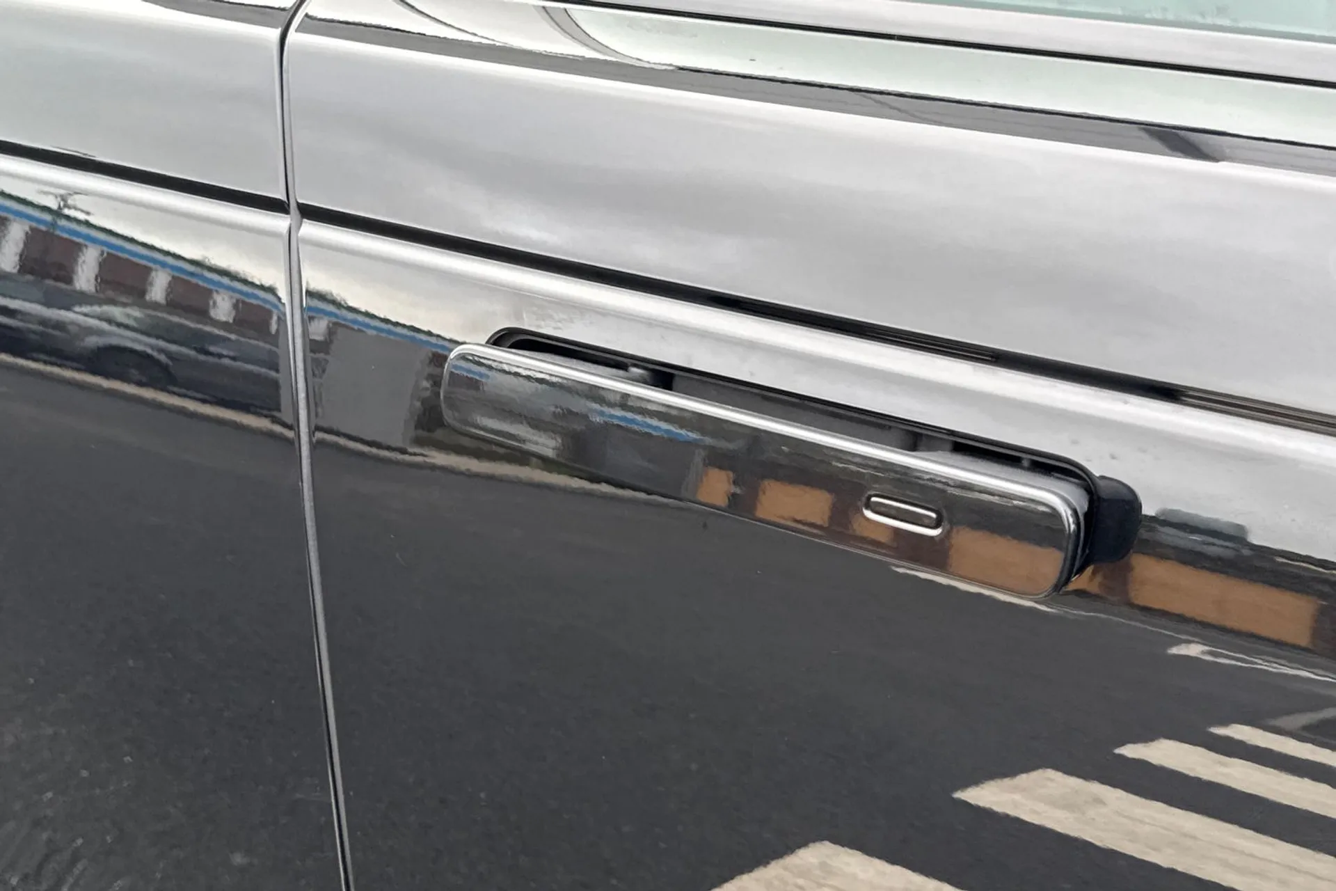 LAND ROVER RANGE ROVER VELAR thumbnail image number 29