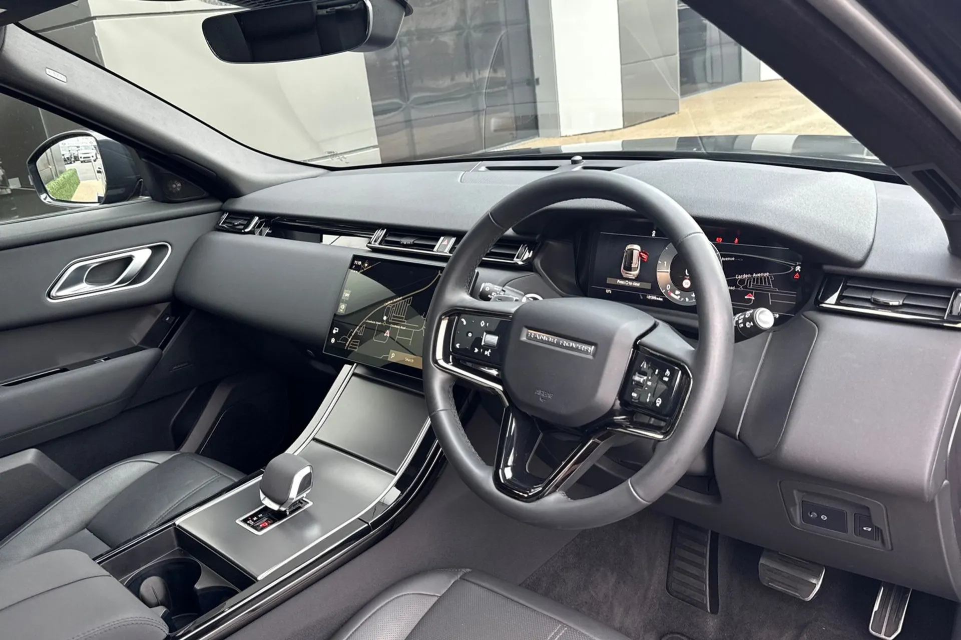 LAND ROVER RANGE ROVER VELAR thumbnail image number 22