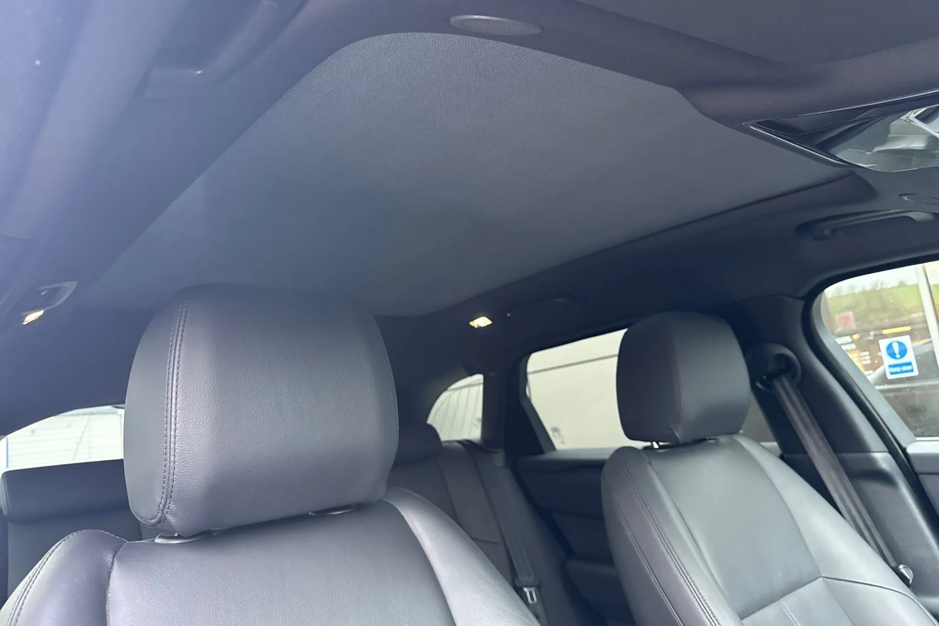 LAND ROVER RANGE ROVER VELAR thumbnail image number 9