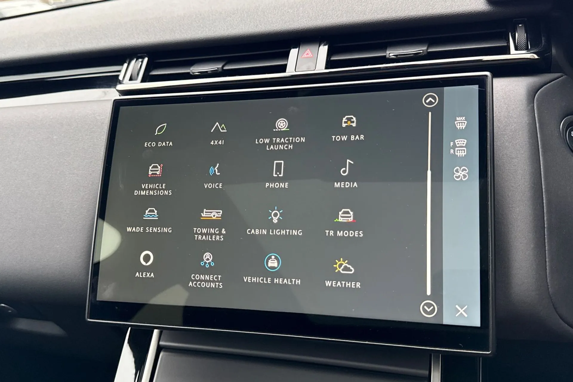 LAND ROVER RANGE ROVER VELAR thumbnail image number 62