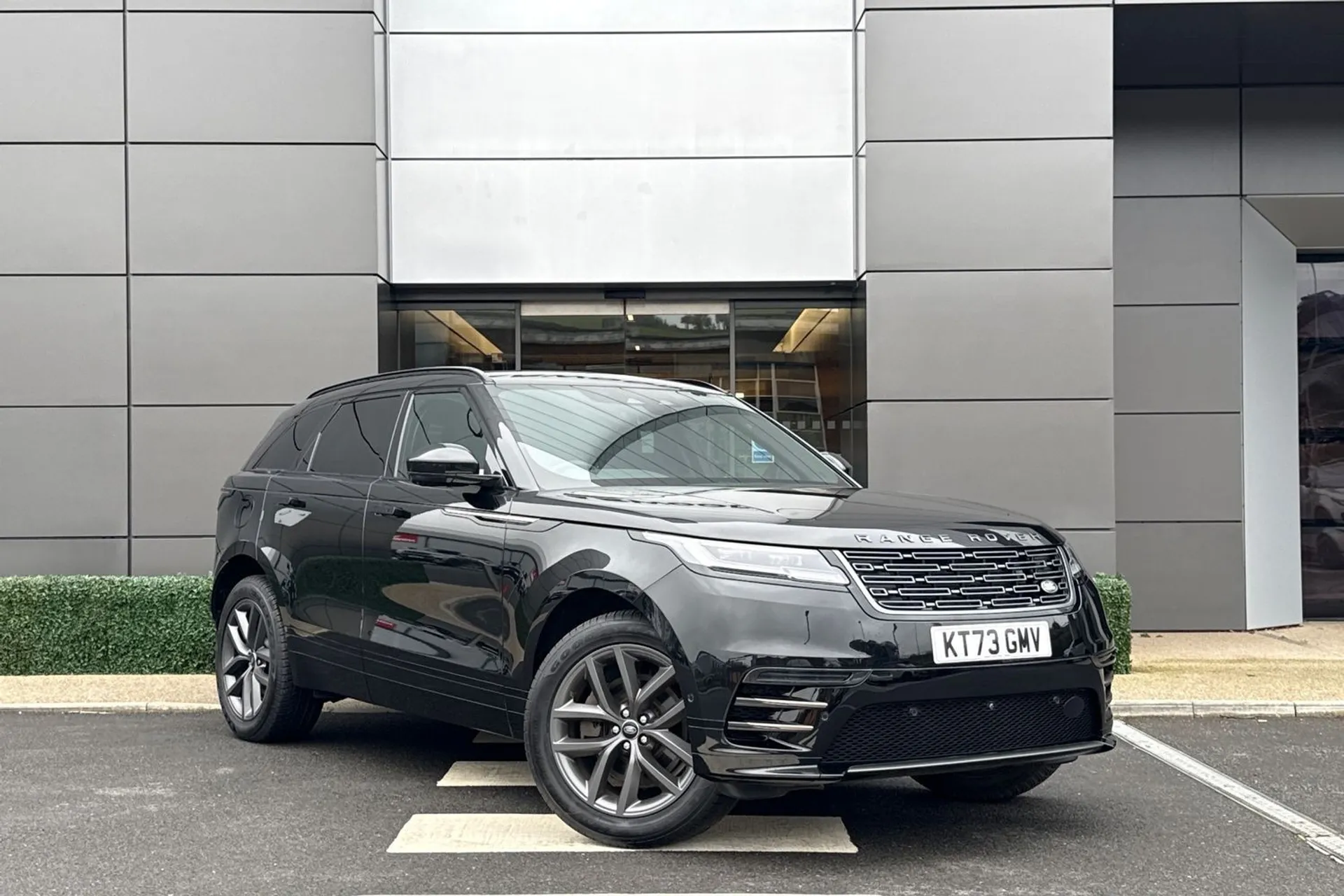 LAND ROVER RANGE ROVER VELAR focused image