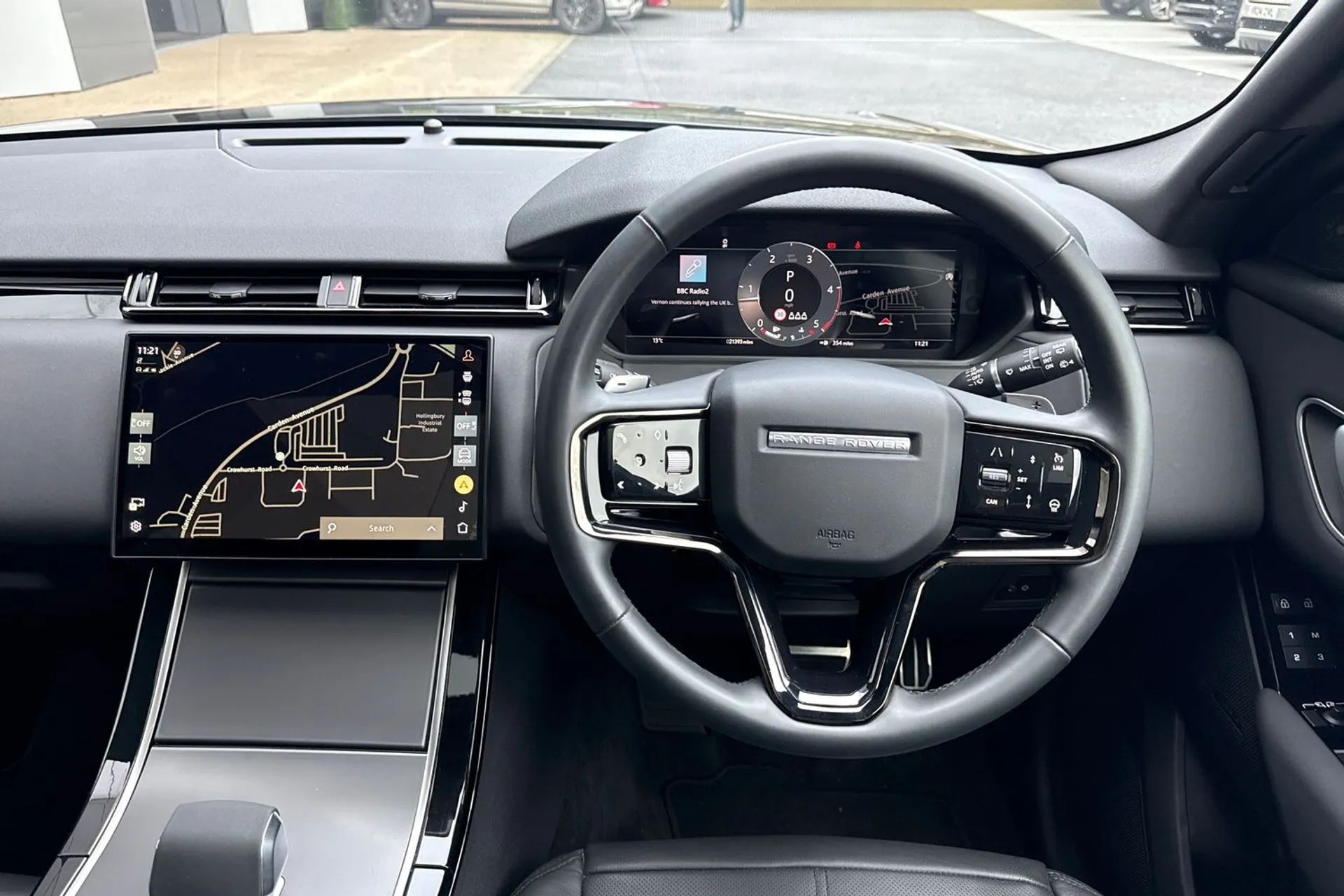 LAND ROVER RANGE ROVER VELAR thumbnail image number 32