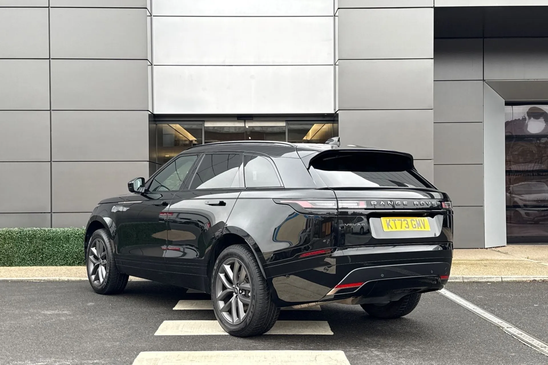 LAND ROVER RANGE ROVER VELAR thumbnail image number 16