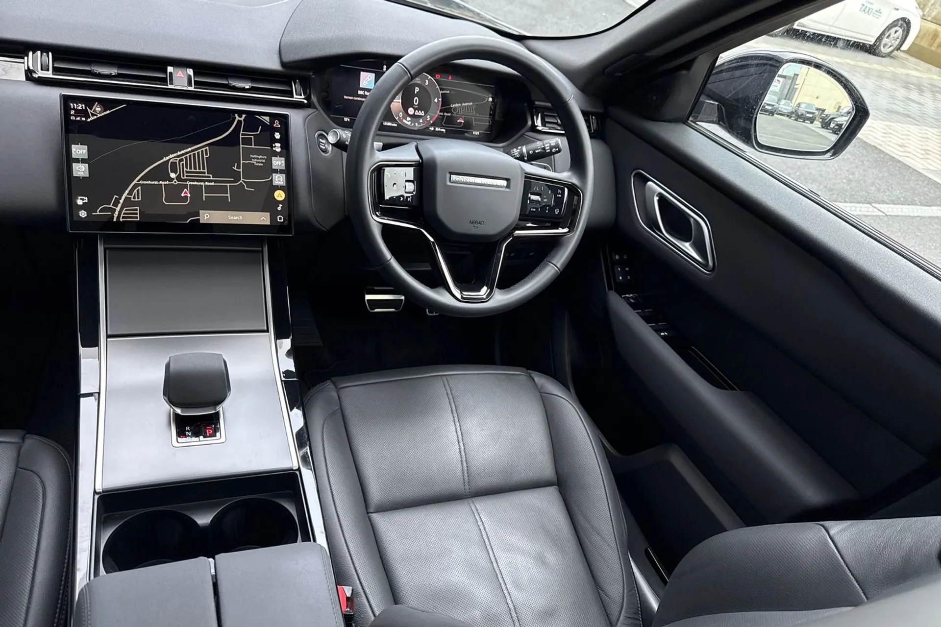 LAND ROVER RANGE ROVER VELAR thumbnail image number 48