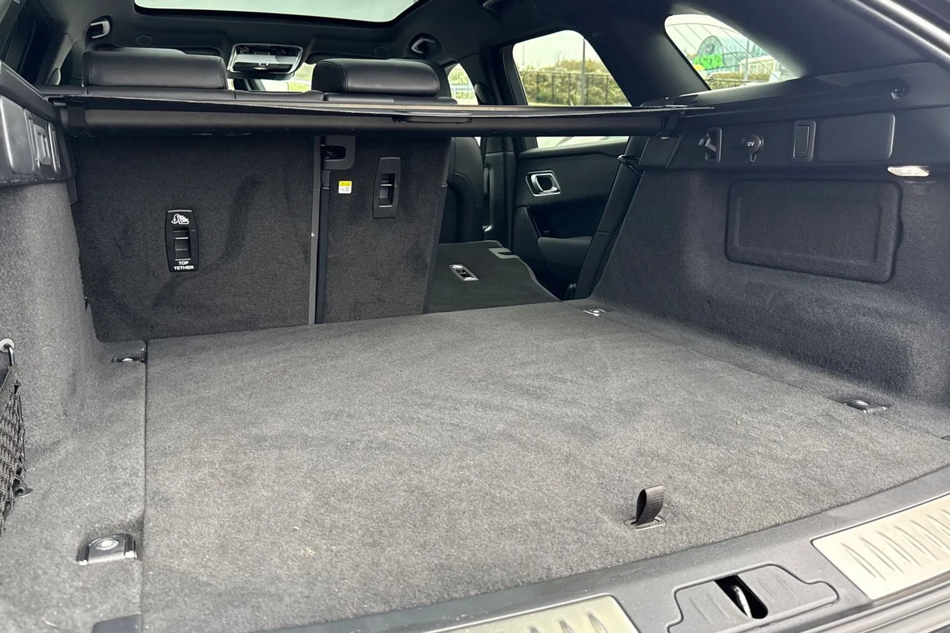 LAND ROVER RANGE ROVER VELAR thumbnail image number 41