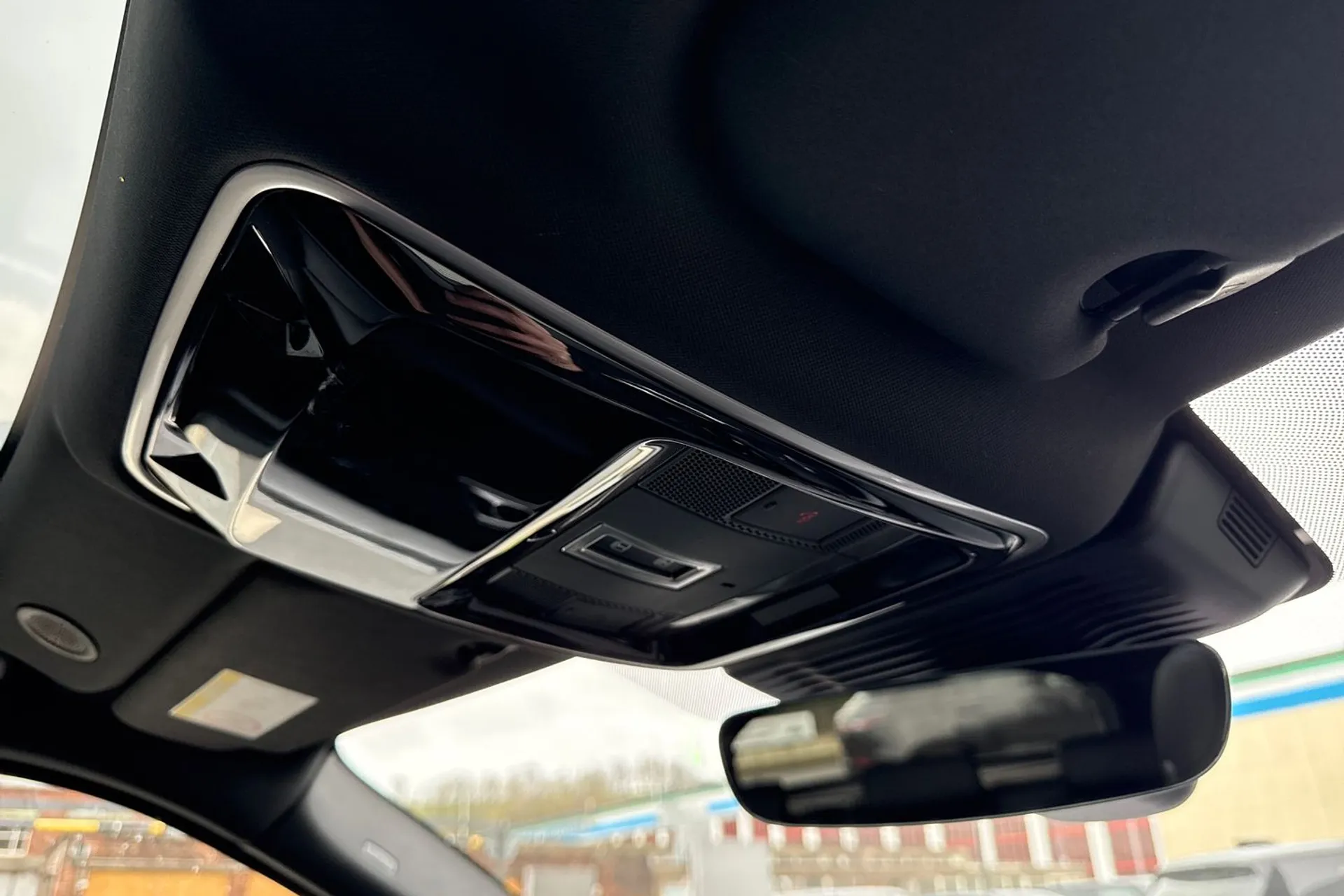 LAND ROVER RANGE ROVER VELAR thumbnail image number 54