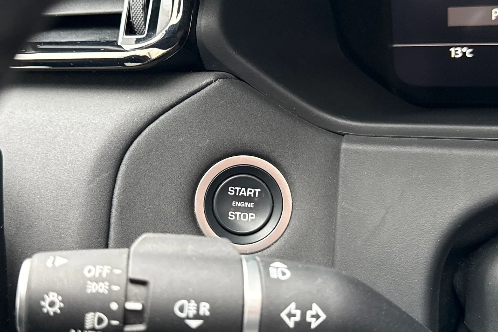 LAND ROVER RANGE ROVER VELAR thumbnail image number 56