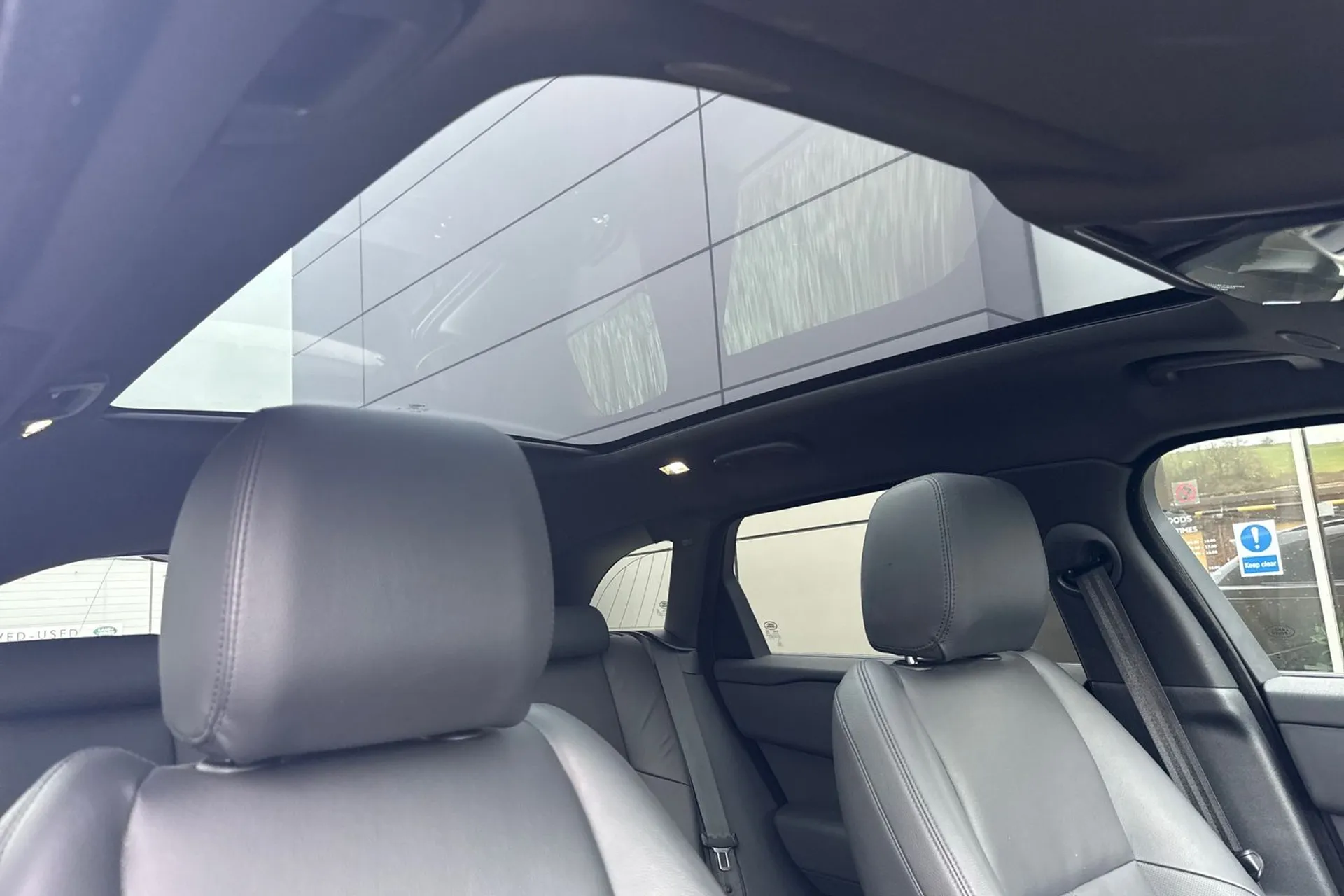 LAND ROVER RANGE ROVER VELAR thumbnail image number 10