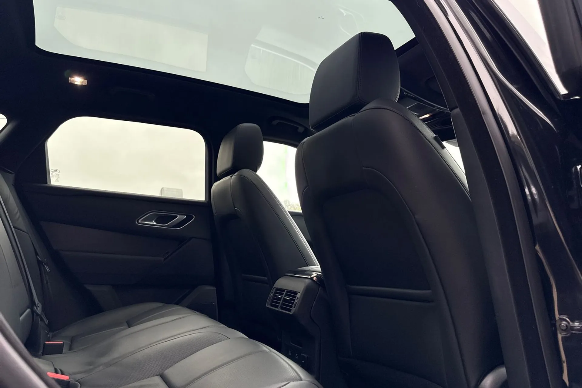 LAND ROVER RANGE ROVER VELAR thumbnail image number 43