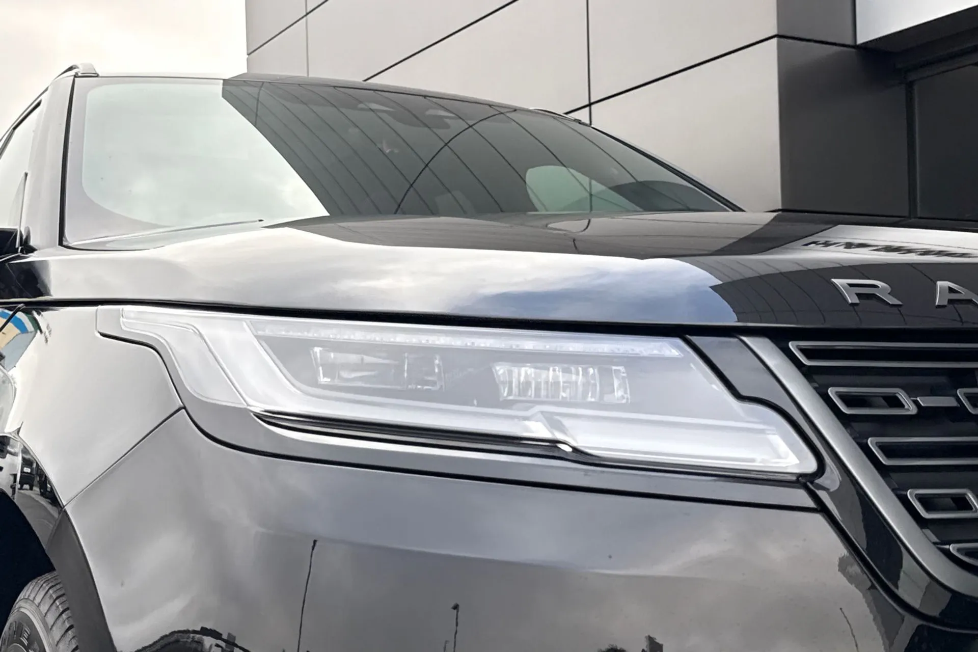 LAND ROVER RANGE ROVER VELAR thumbnail image number 20