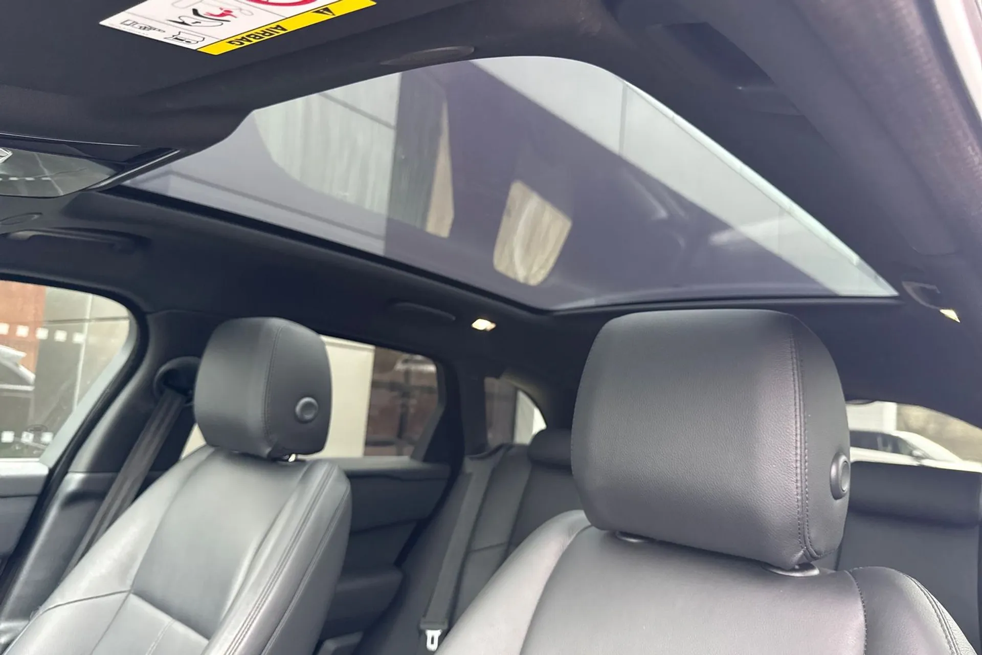 LAND ROVER RANGE ROVER VELAR thumbnail image number 51