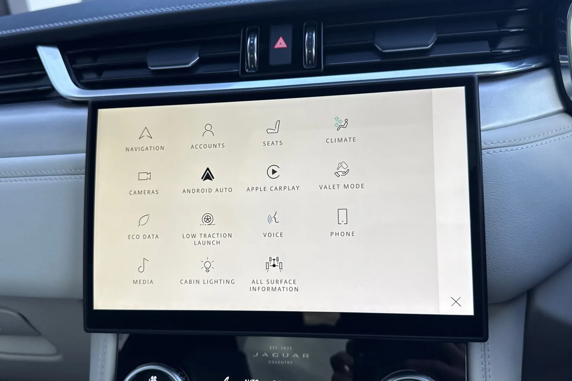 Jaguar F-PACE thumbnail image number 60