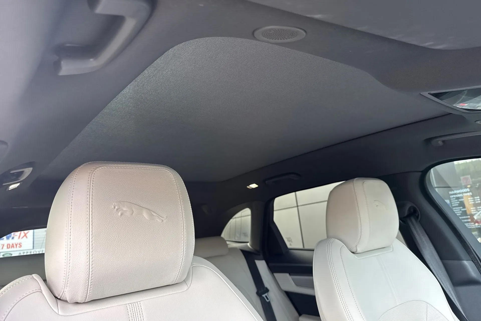 Jaguar F-PACE thumbnail image number 8