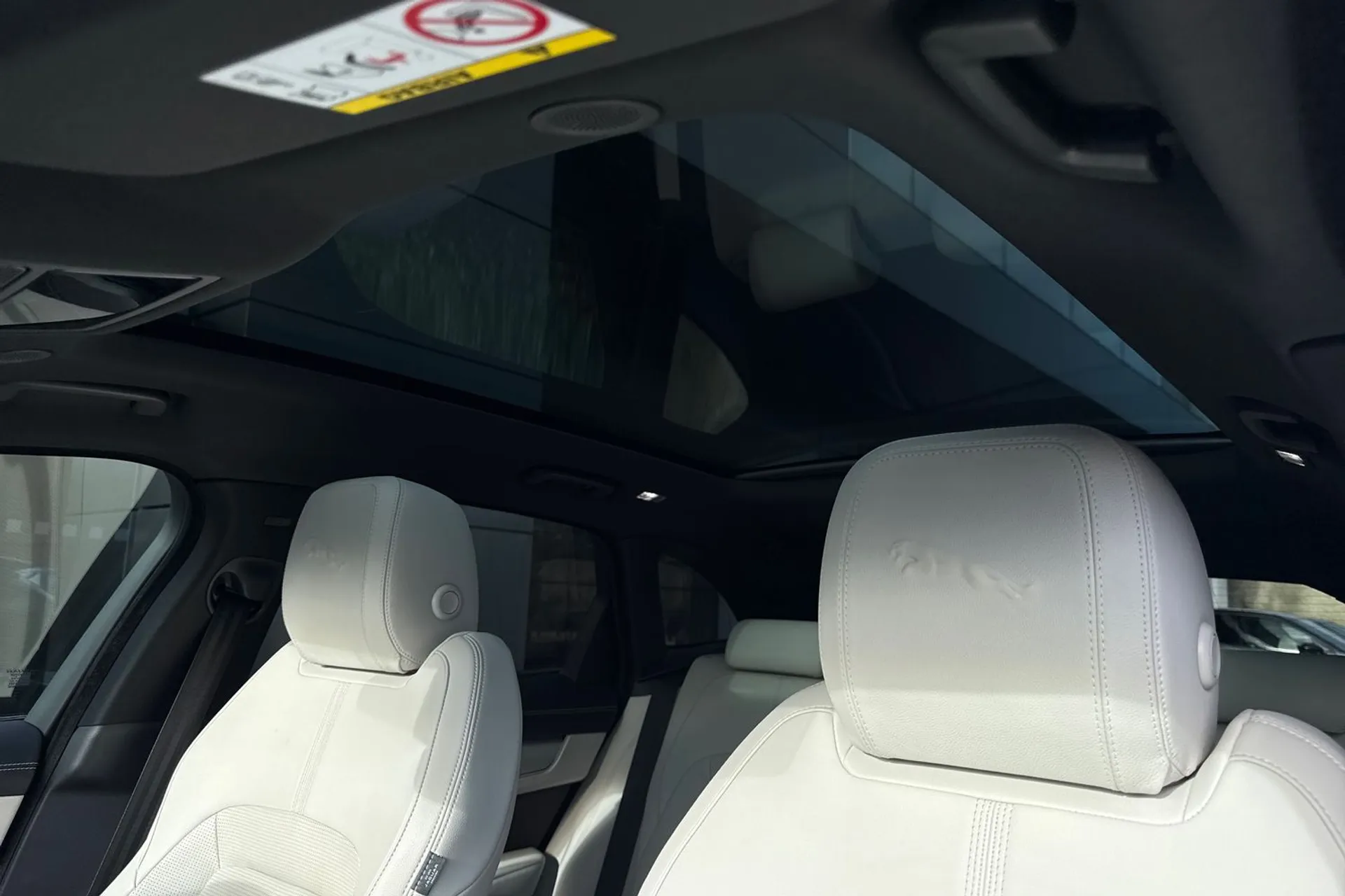 Jaguar F-PACE thumbnail image number 50