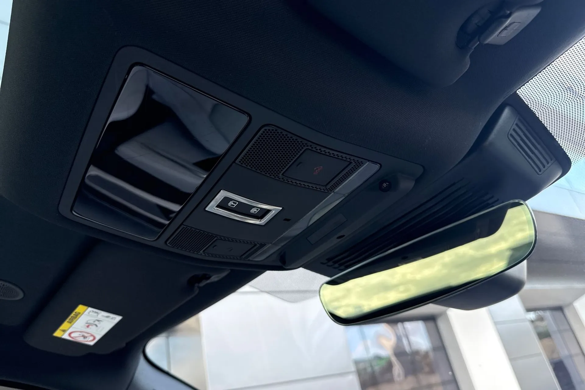 Jaguar F-PACE thumbnail image number 54