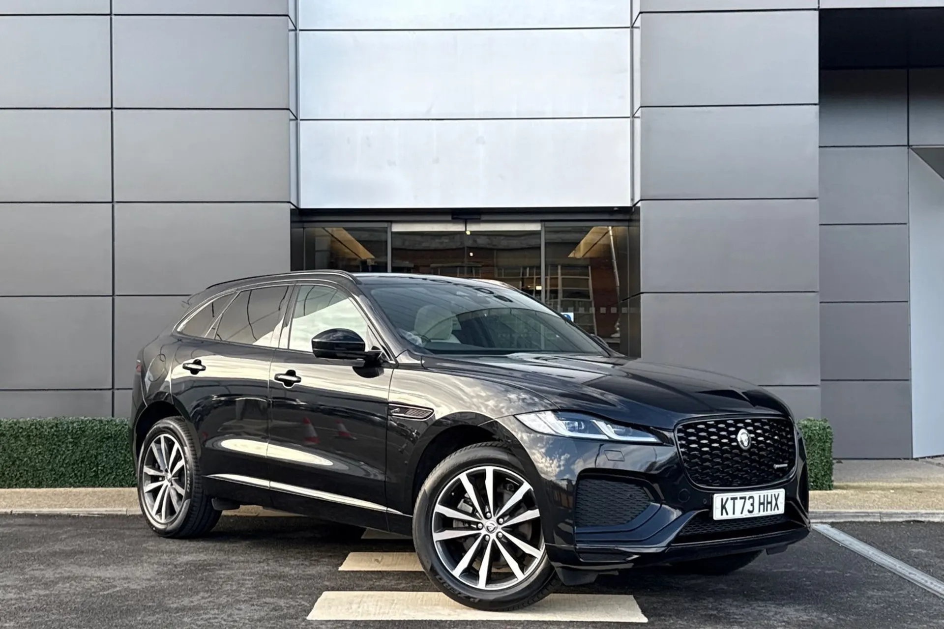 Jaguar F-PACE focused image