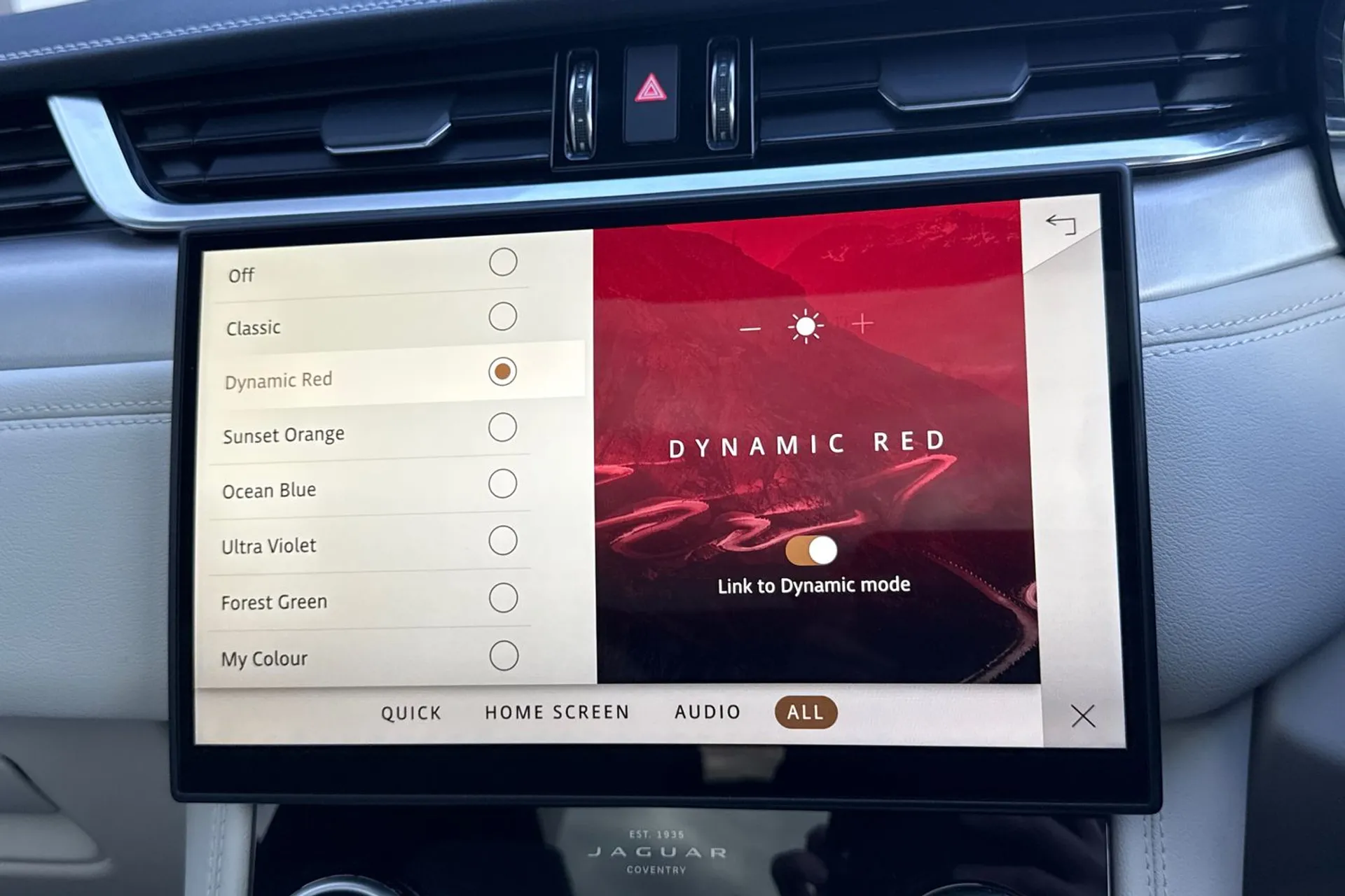 Jaguar F-PACE thumbnail image number 61