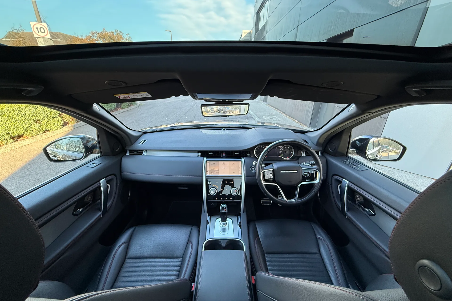 LAND ROVER DISCOVERY SPORT thumbnail image number 3