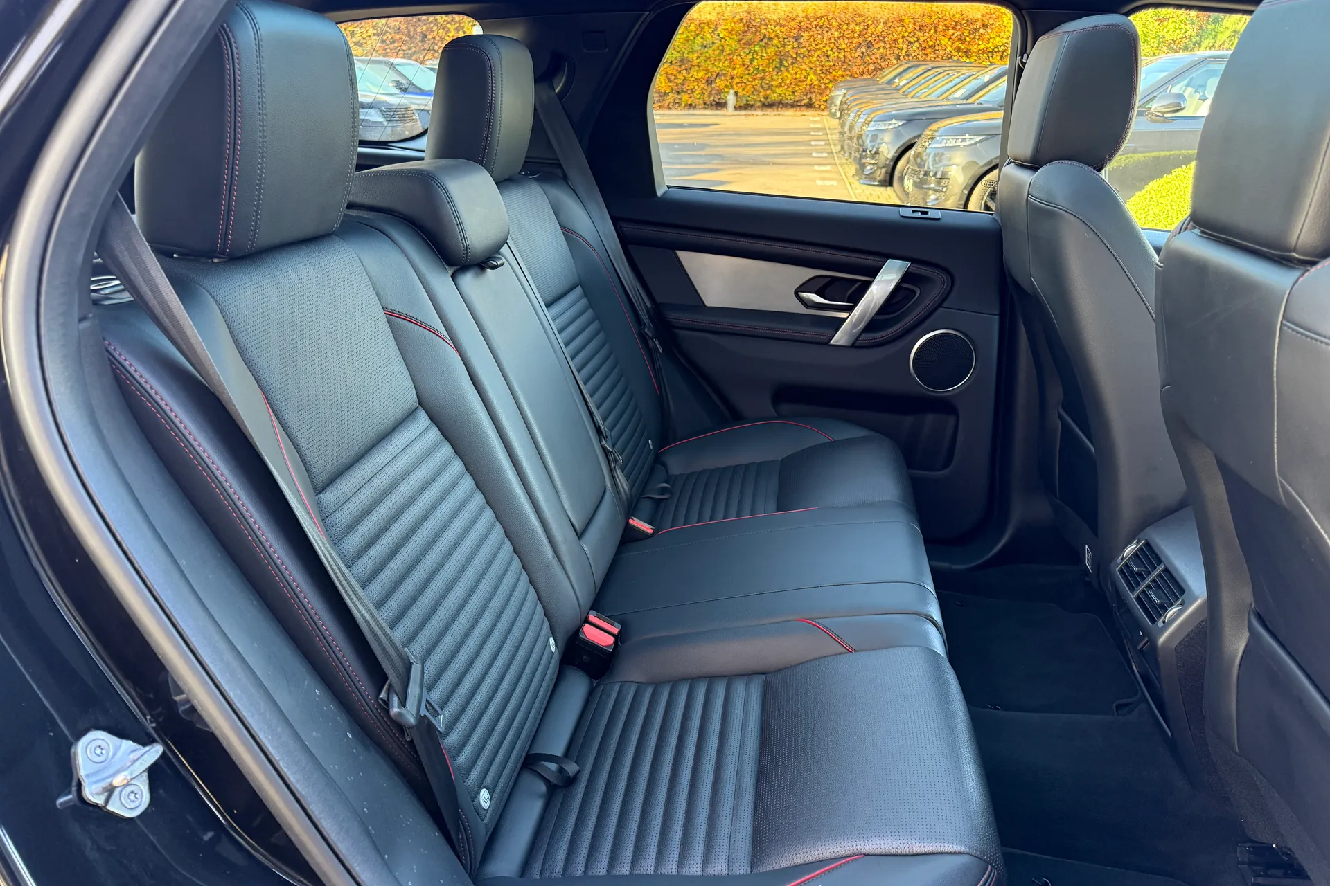 LAND ROVER DISCOVERY SPORT thumbnail image number 36