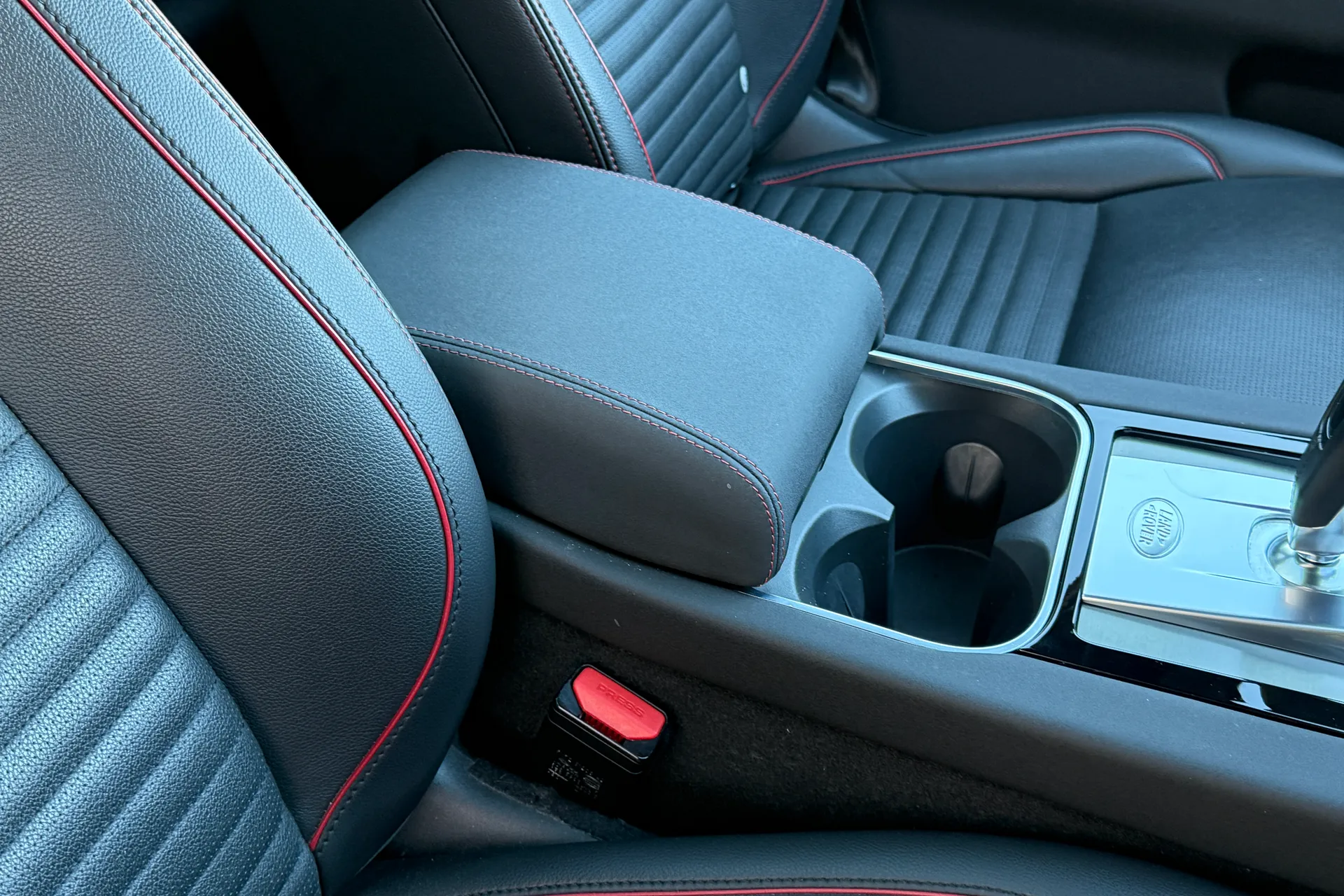 LAND ROVER DISCOVERY SPORT thumbnail image number 23