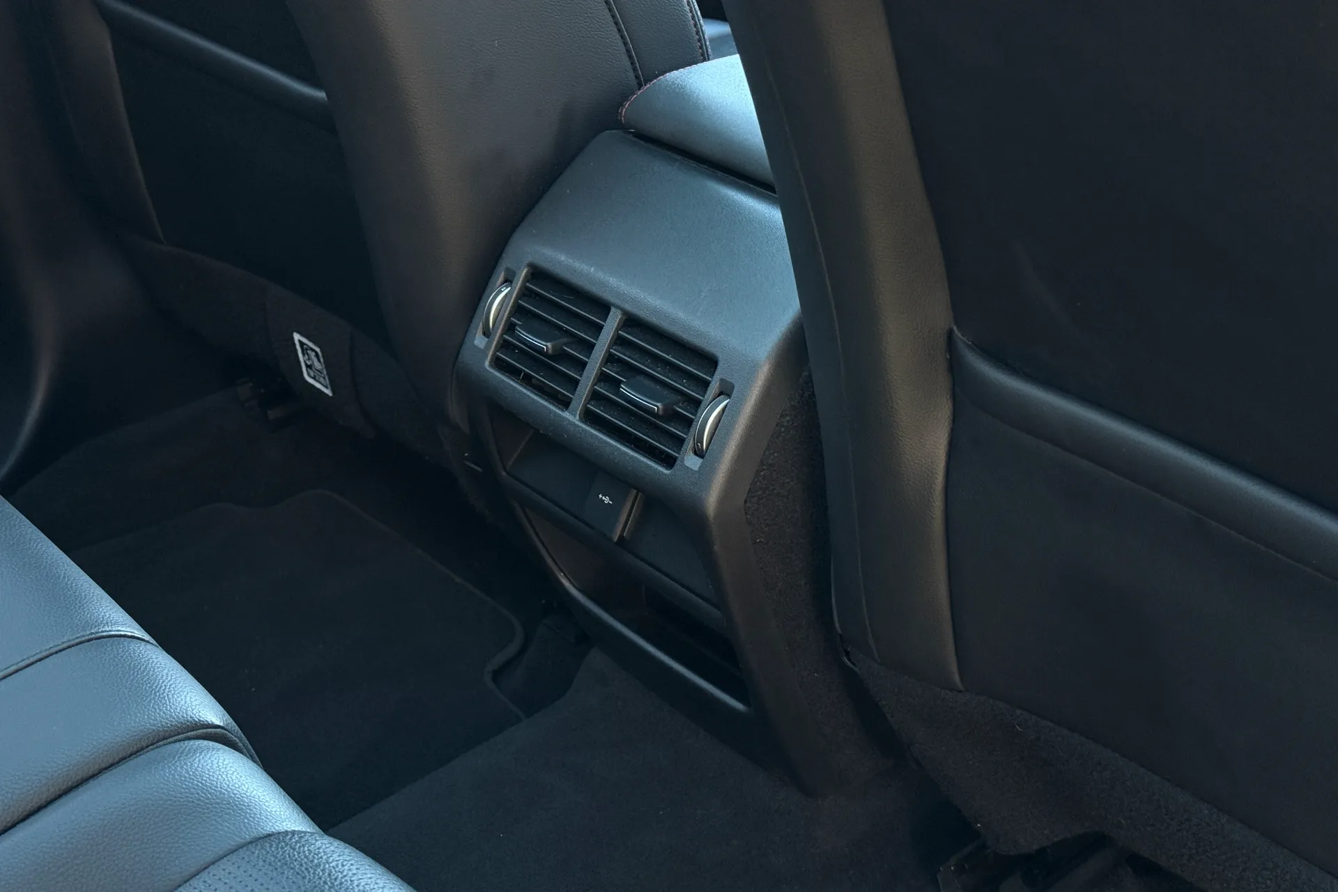 LAND ROVER DISCOVERY SPORT thumbnail image number 39