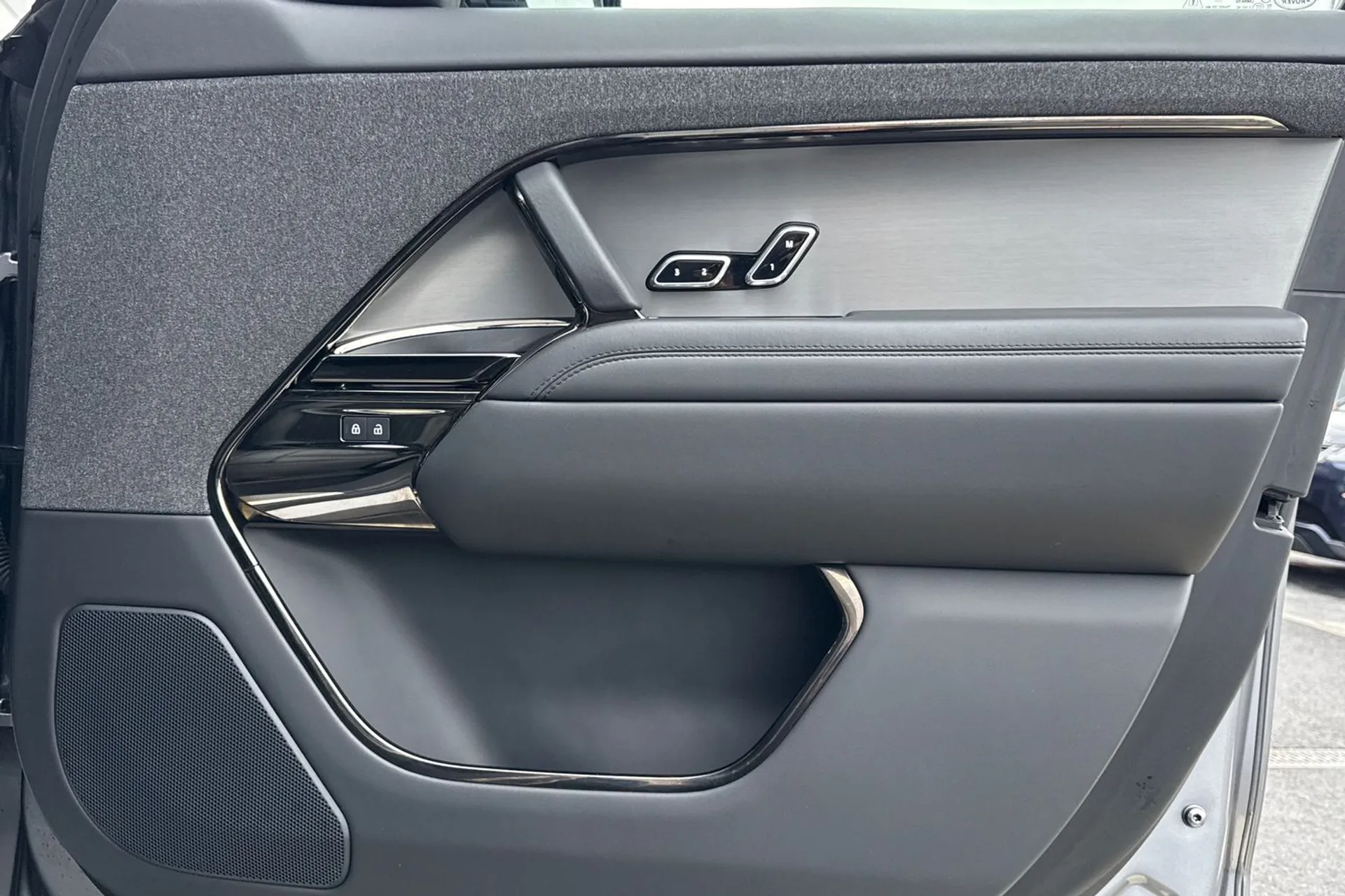 LAND ROVER RANGE ROVER SPORT thumbnail image number 20