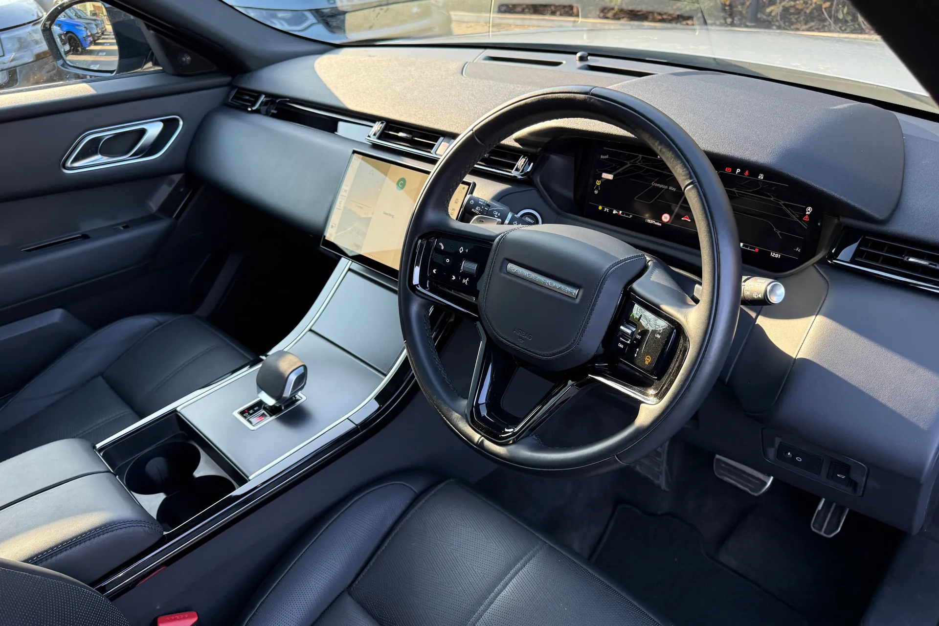 LAND ROVER RANGE ROVER VELAR thumbnail image number 42