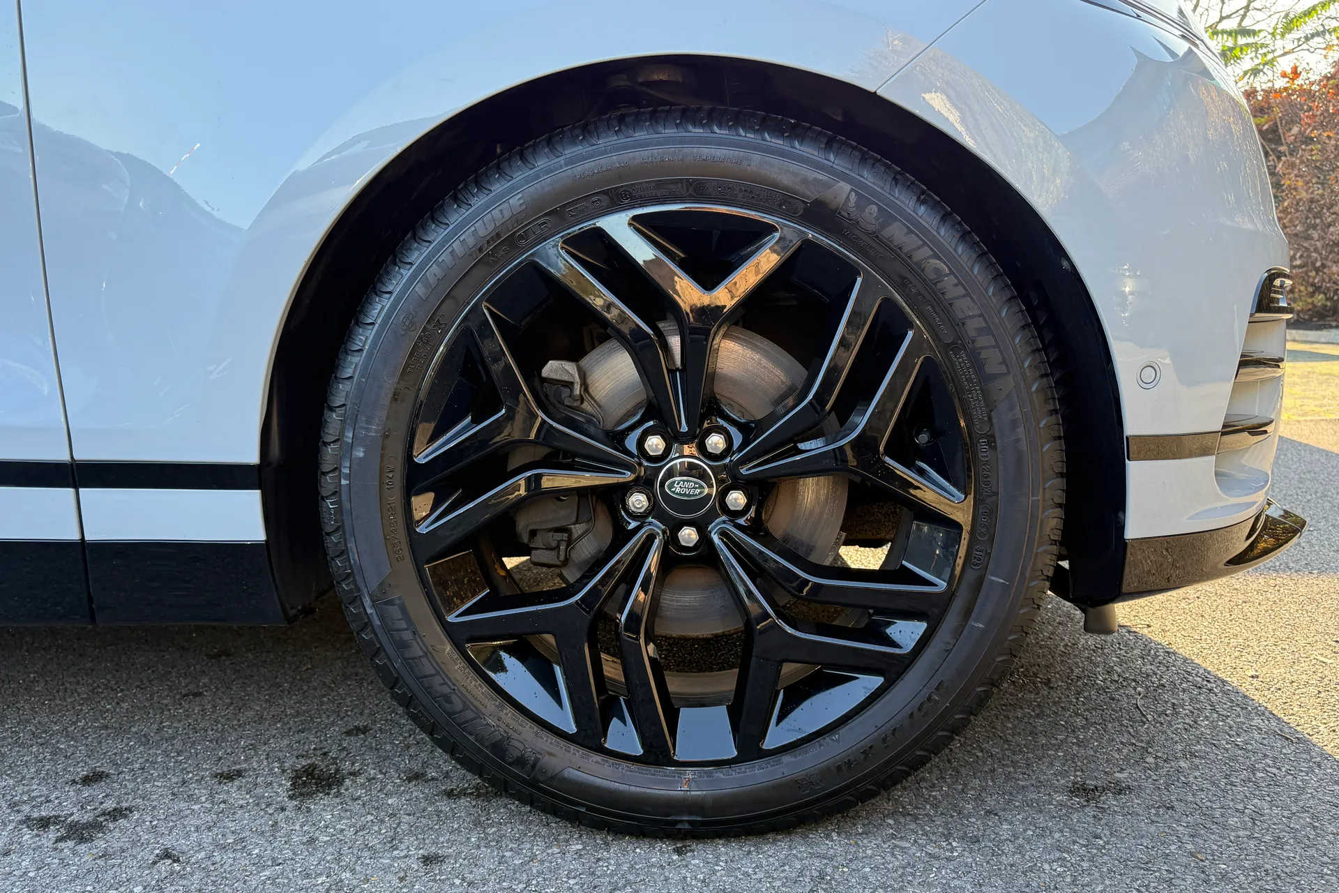 LAND ROVER RANGE ROVER VELAR thumbnail image number 23