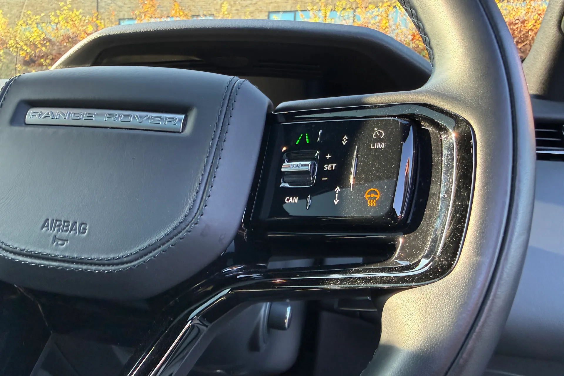 LAND ROVER RANGE ROVER VELAR thumbnail image number 48