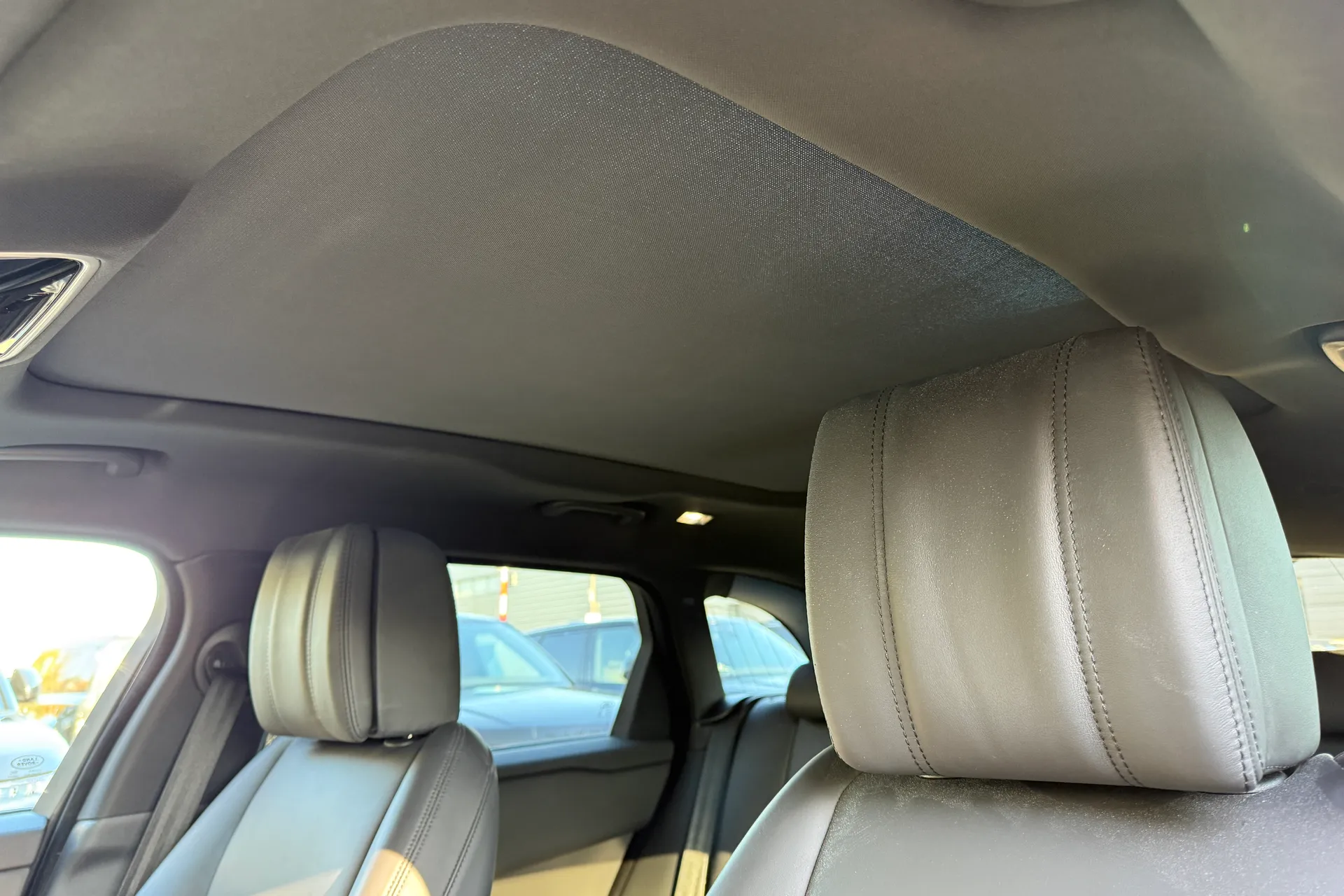 LAND ROVER RANGE ROVER VELAR thumbnail image number 45