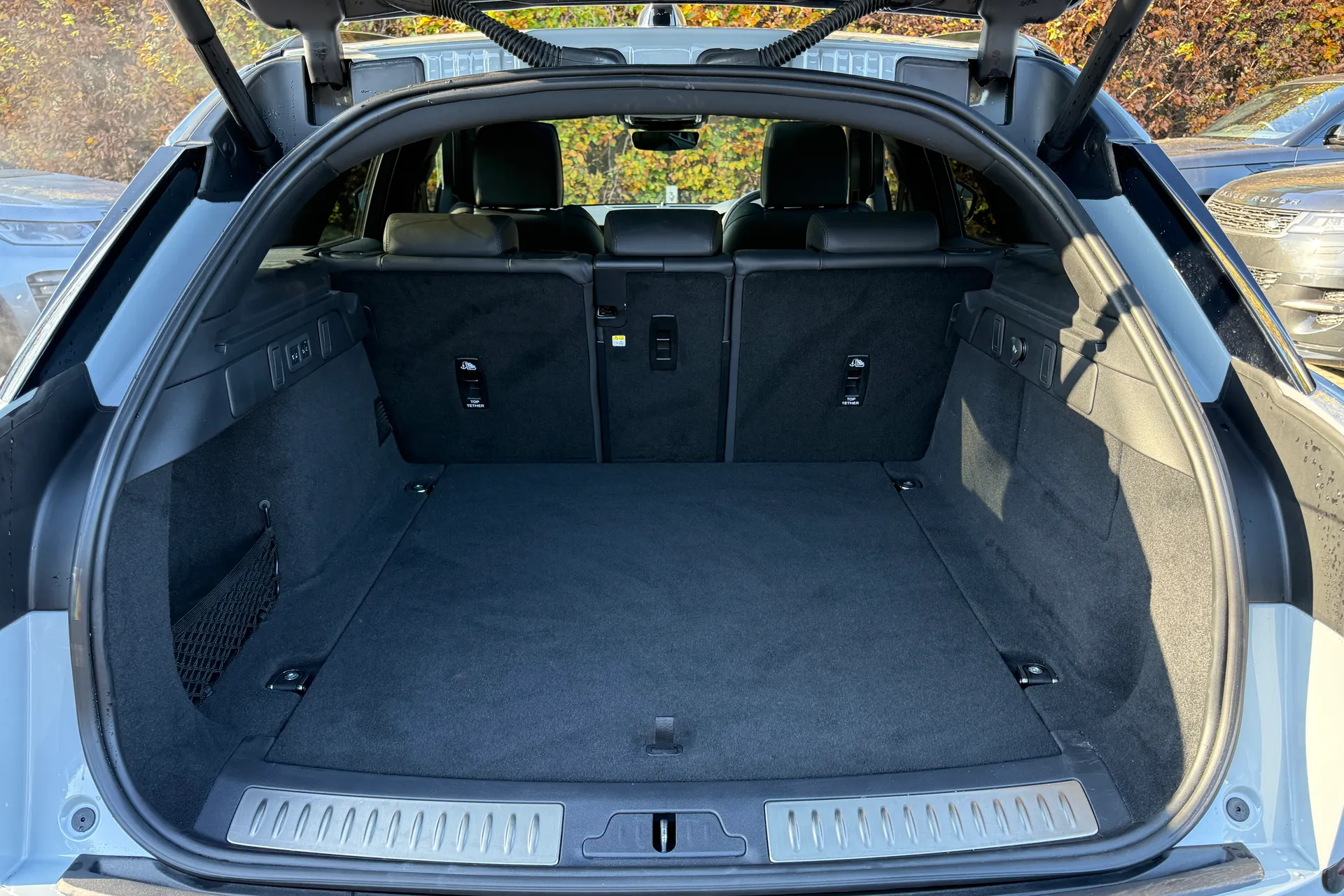 LAND ROVER RANGE ROVER VELAR thumbnail image number 32