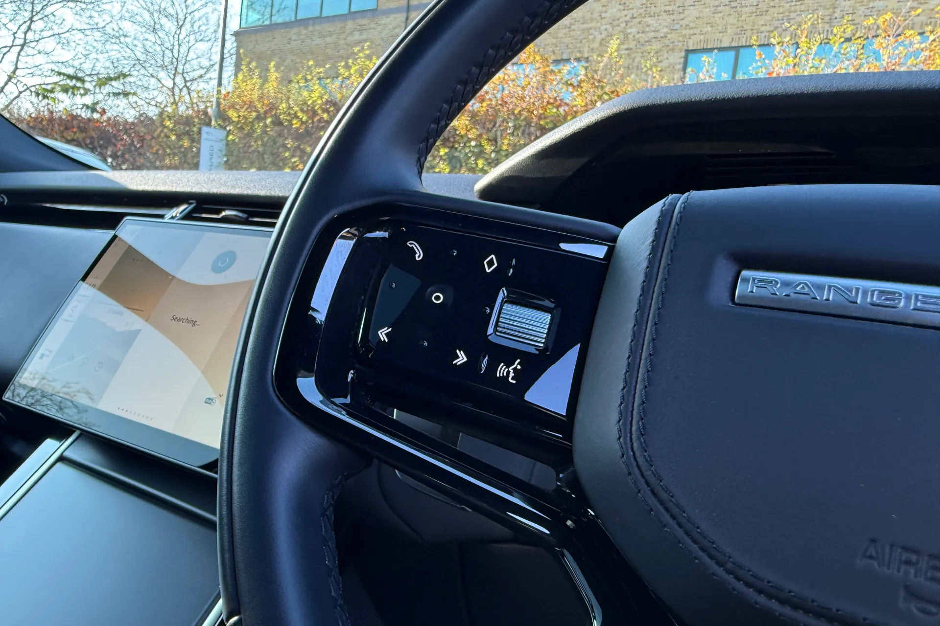 LAND ROVER RANGE ROVER VELAR thumbnail image number 47