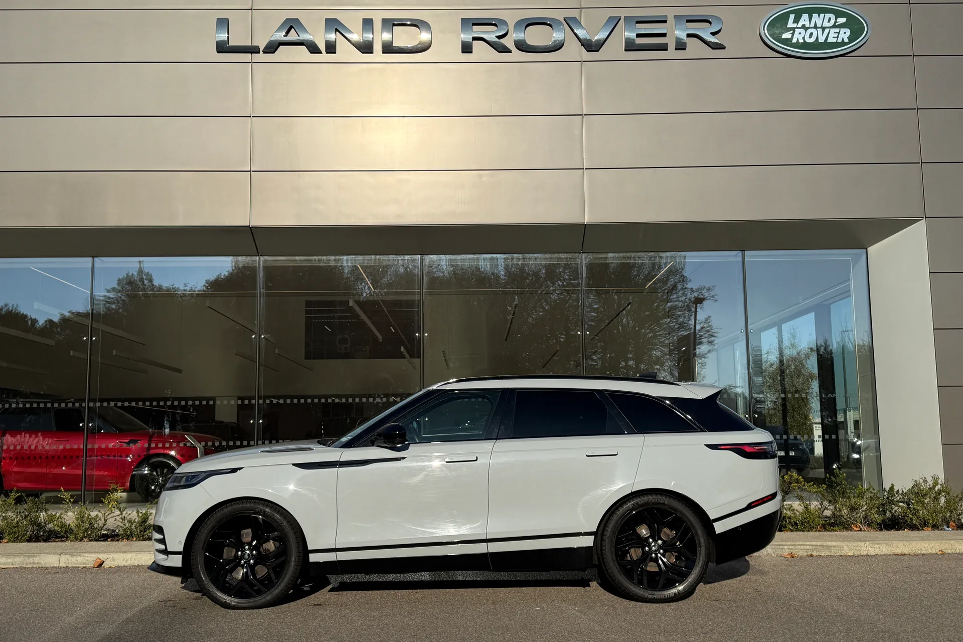 LAND ROVER RANGE ROVER VELAR thumbnail image number 10