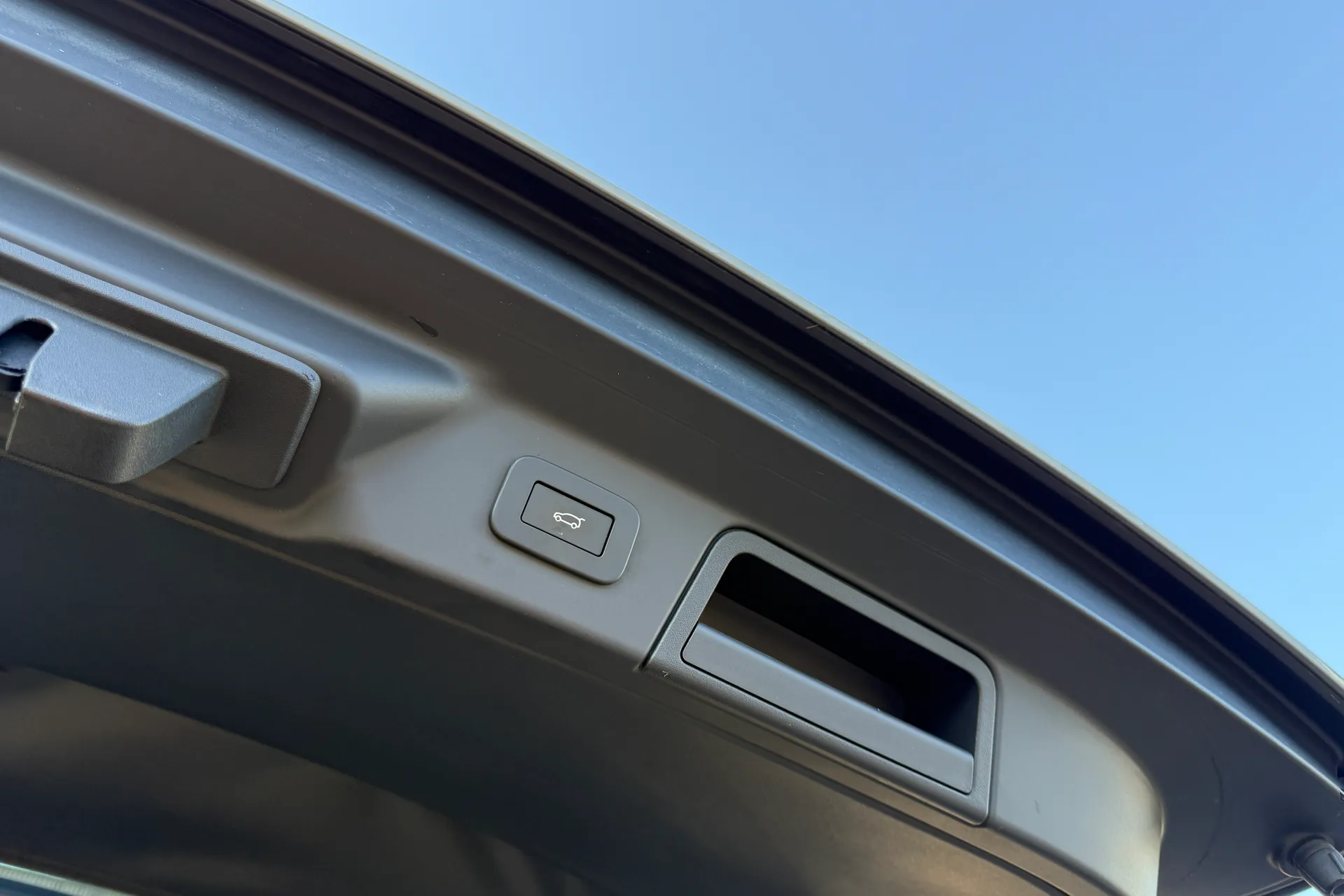 LAND ROVER RANGE ROVER VELAR thumbnail image number 31