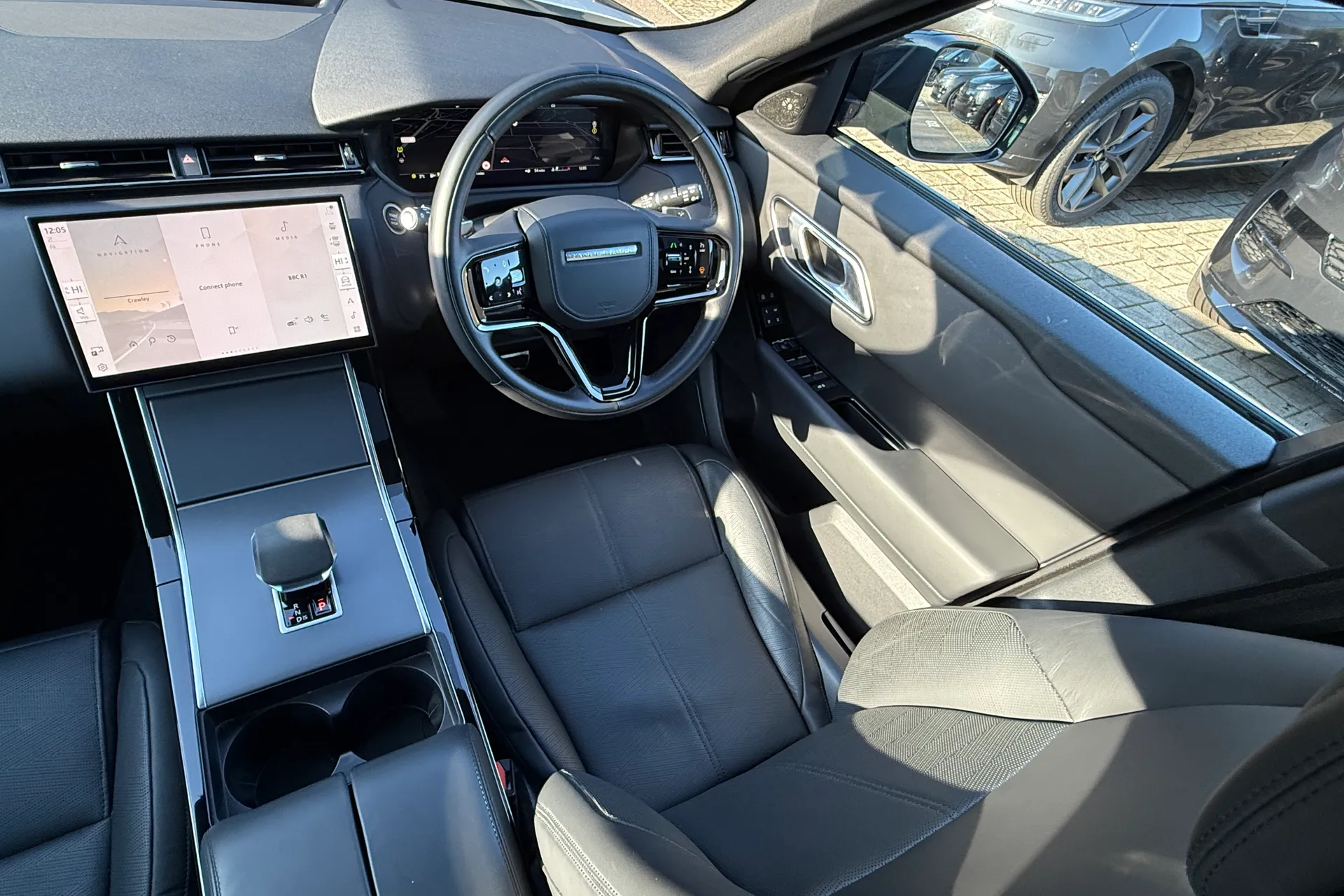 LAND ROVER RANGE ROVER VELAR thumbnail image number 30