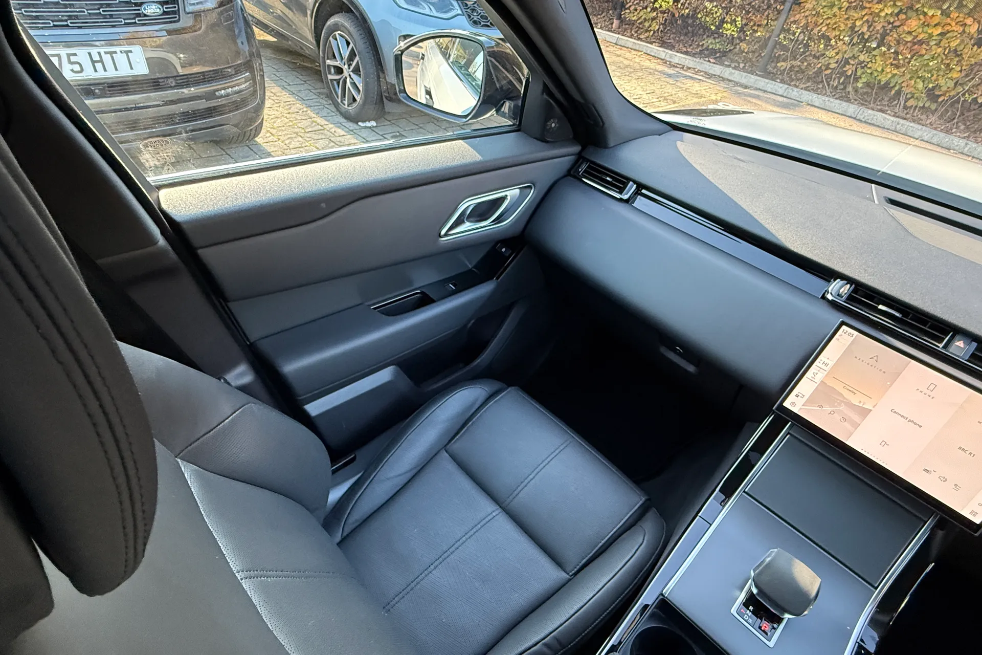 LAND ROVER RANGE ROVER VELAR thumbnail image number 25