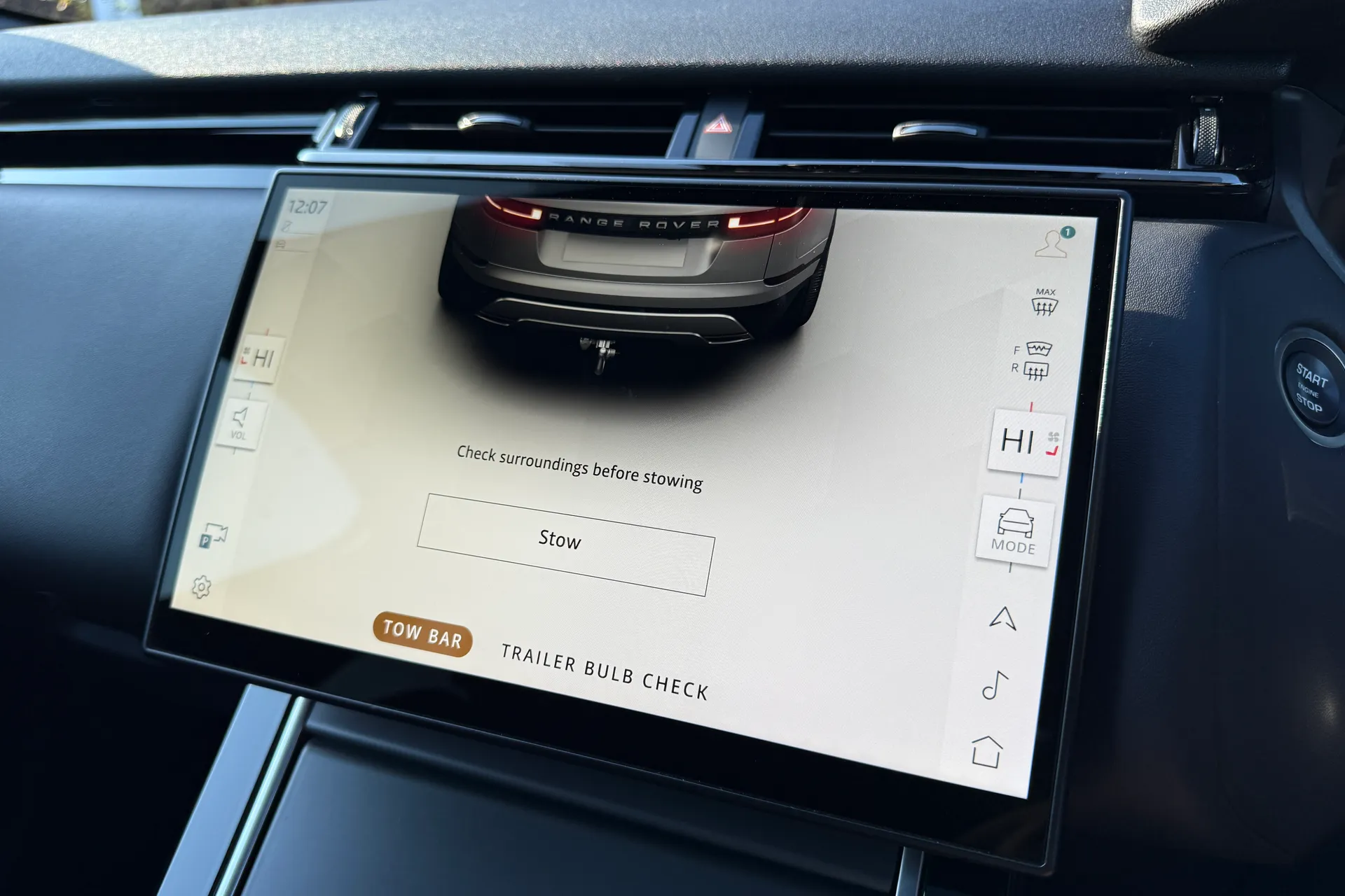 LAND ROVER RANGE ROVER VELAR thumbnail image number 21