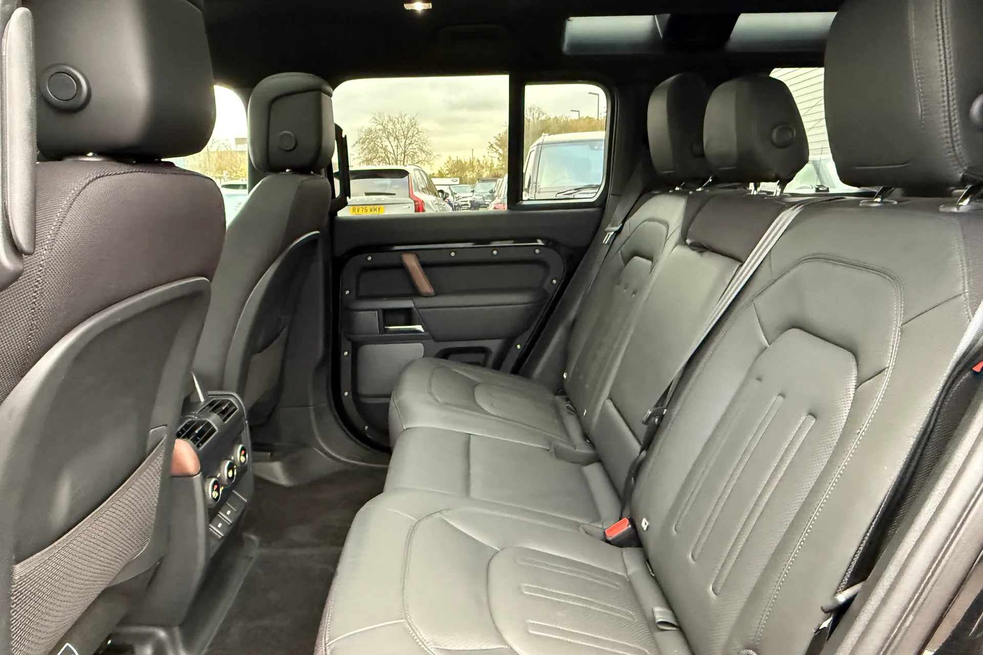 LAND ROVER DEFENDER thumbnail image number 47