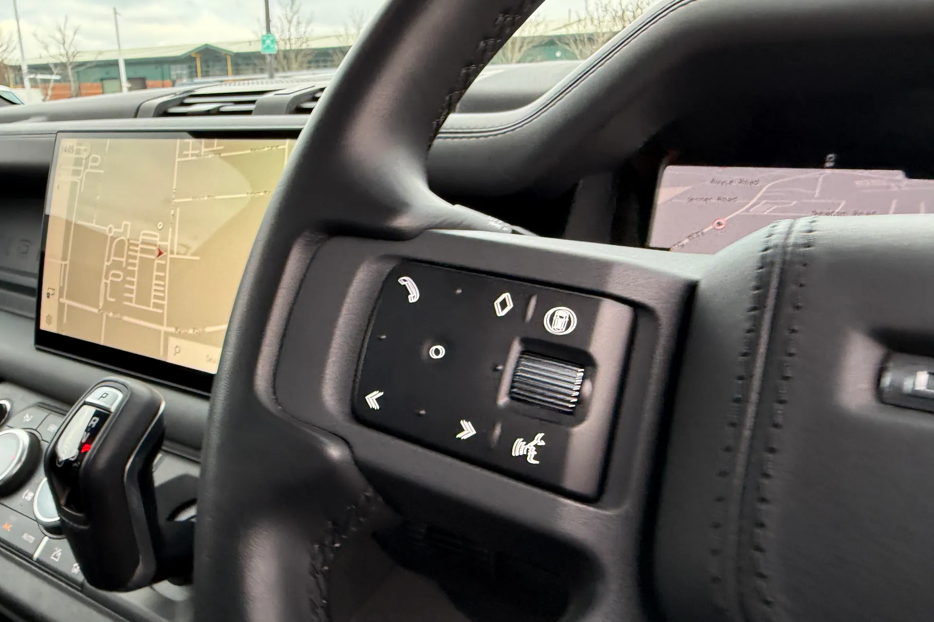 LAND ROVER DEFENDER thumbnail image number 48