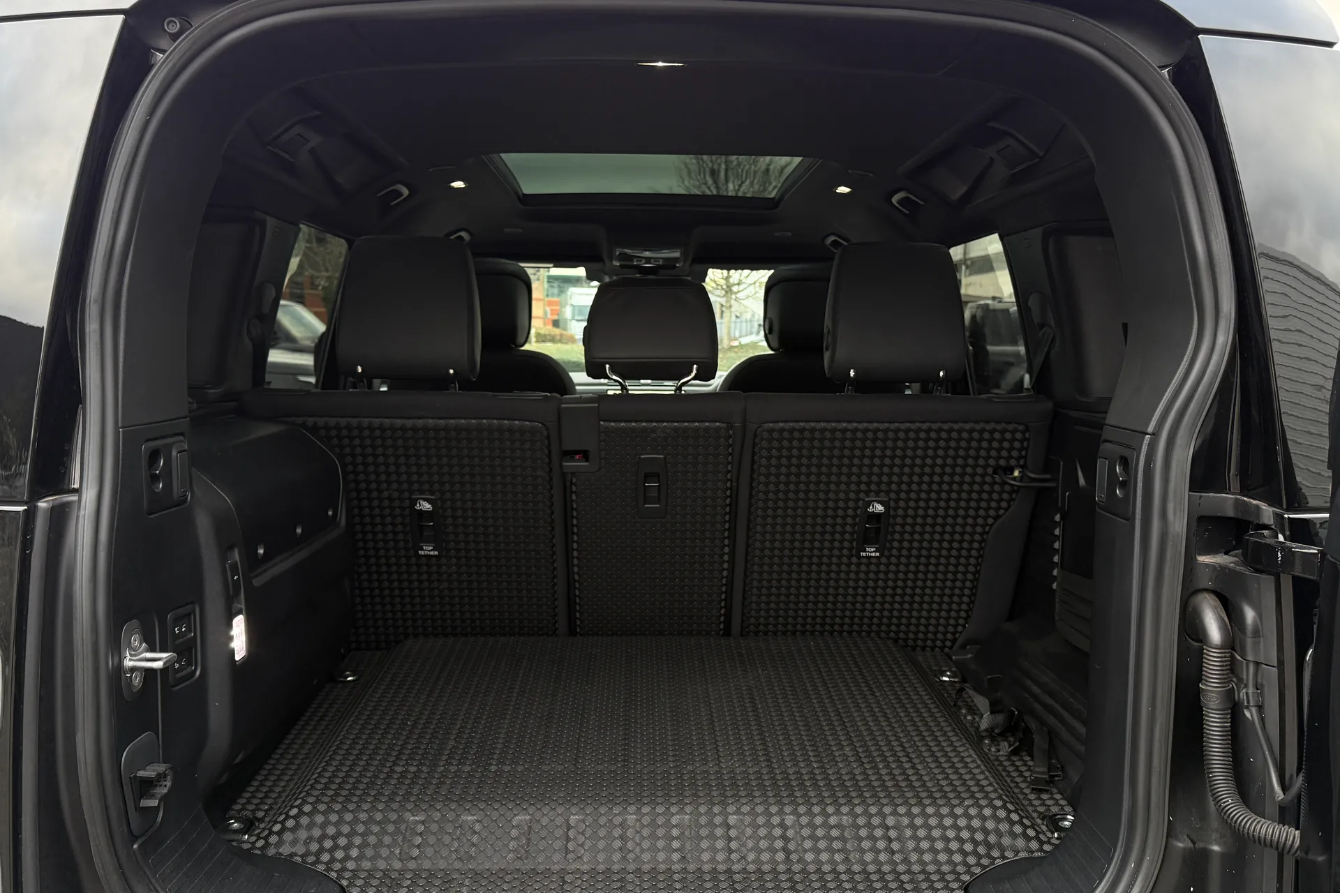 LAND ROVER DEFENDER thumbnail image number 31