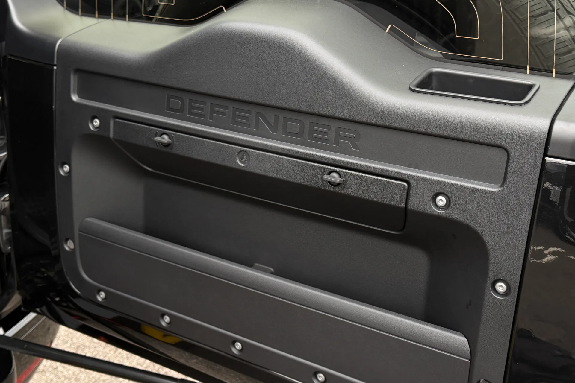 LAND ROVER DEFENDER thumbnail image number 30