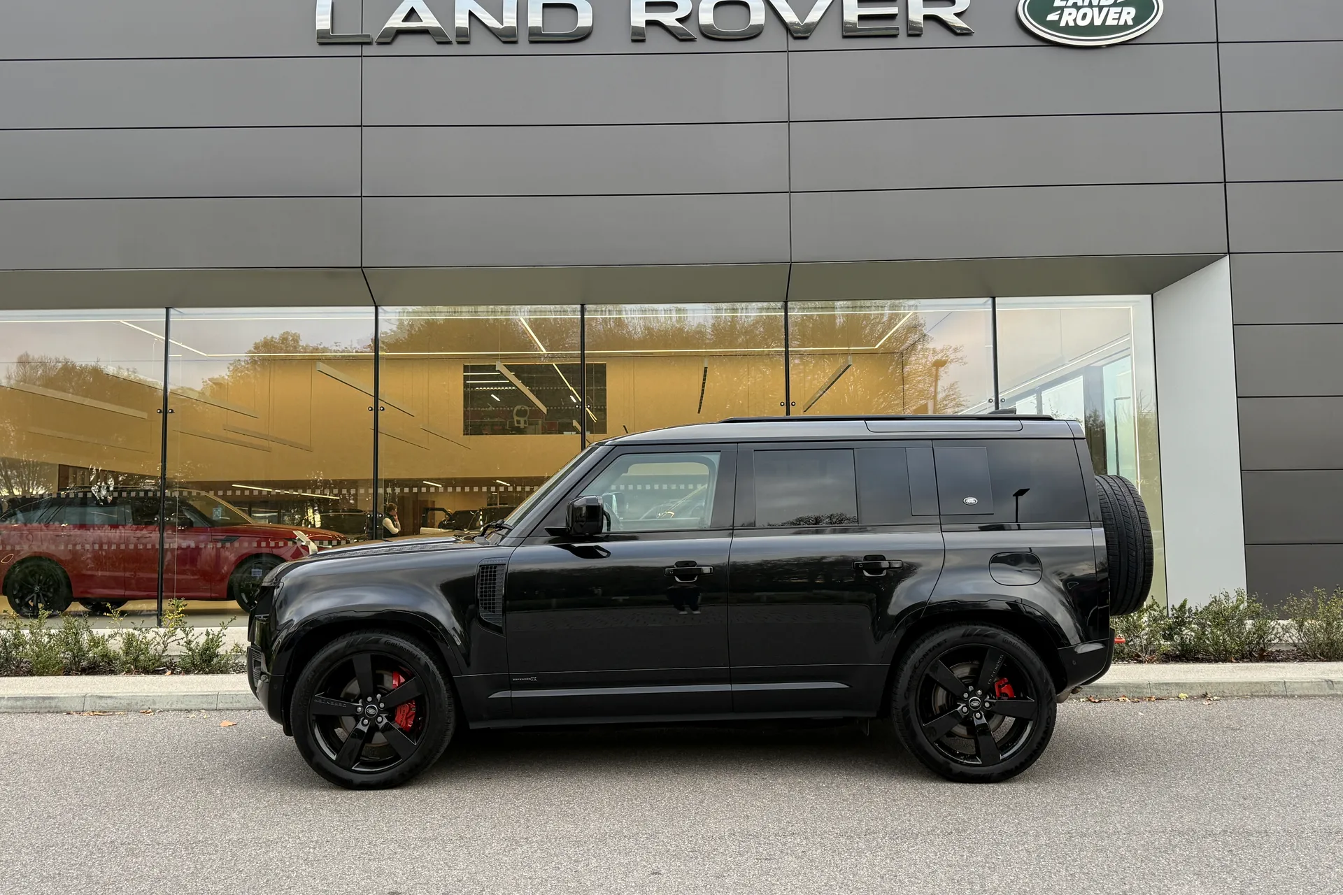 LAND ROVER DEFENDER thumbnail image number 10