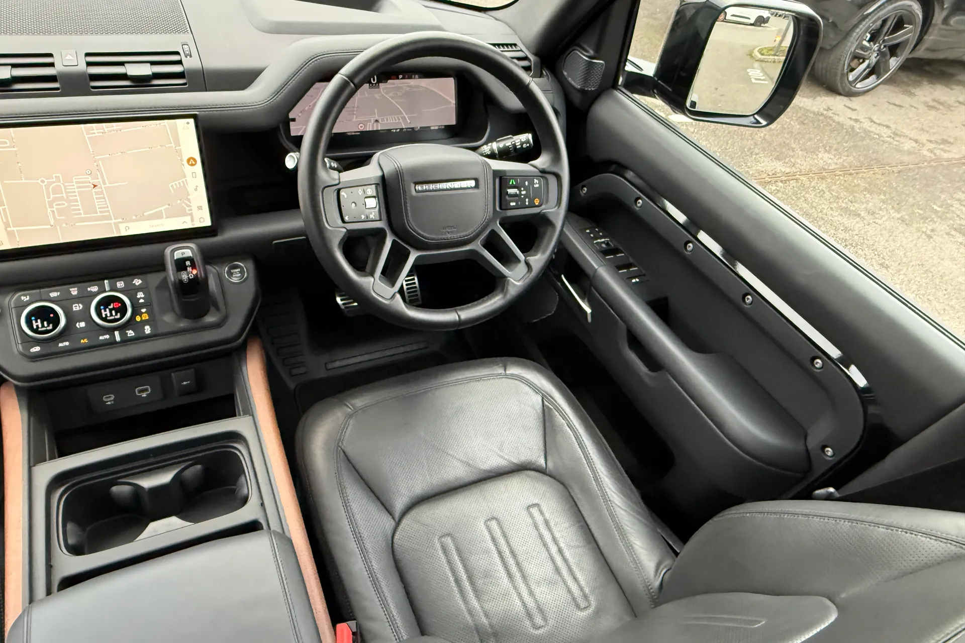 LAND ROVER DEFENDER thumbnail image number 28