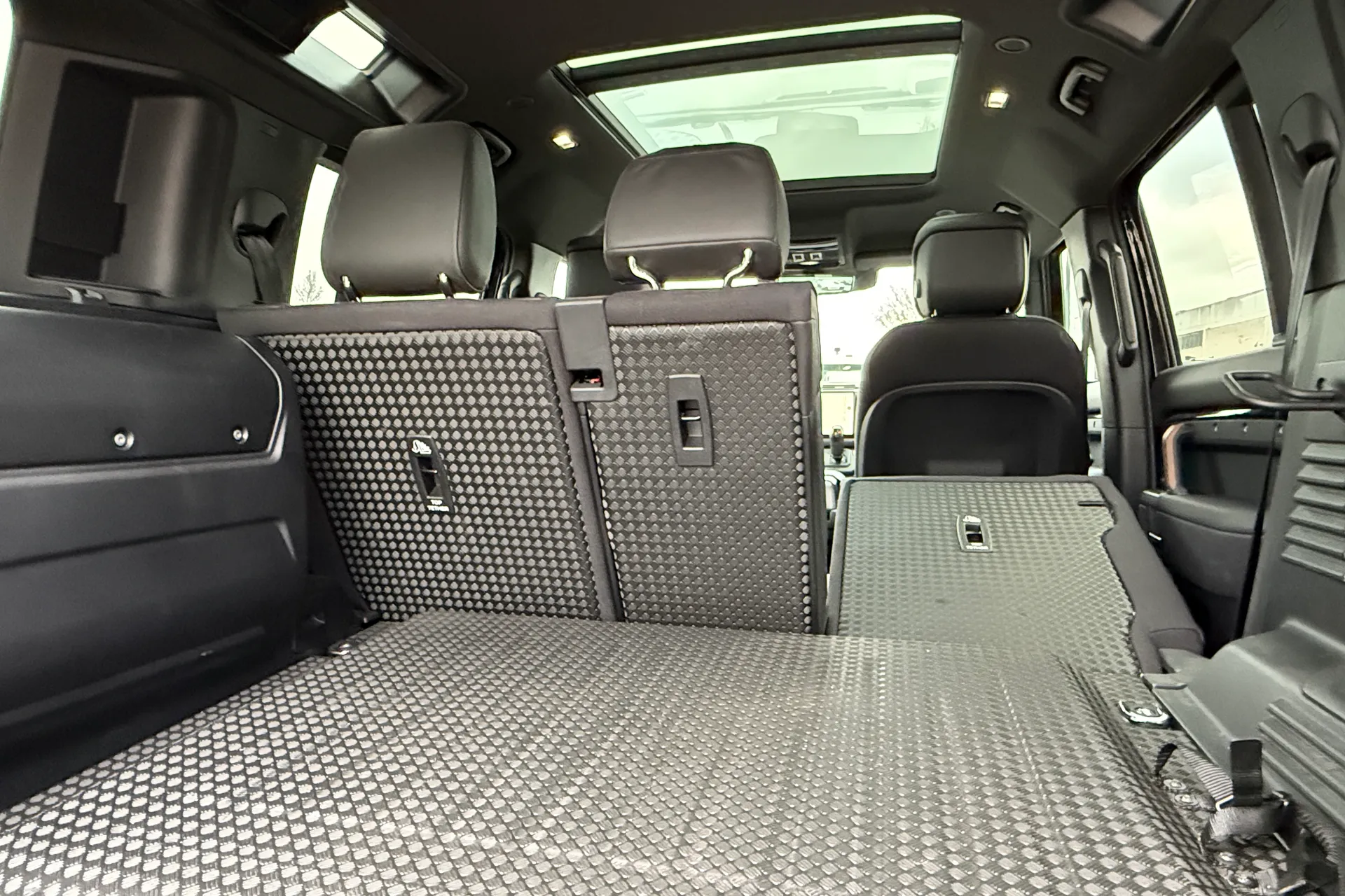 LAND ROVER DEFENDER thumbnail image number 32