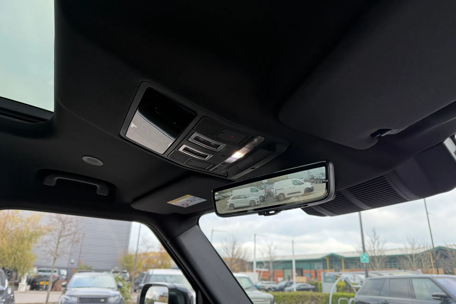 LAND ROVER DEFENDER thumbnail image number 26