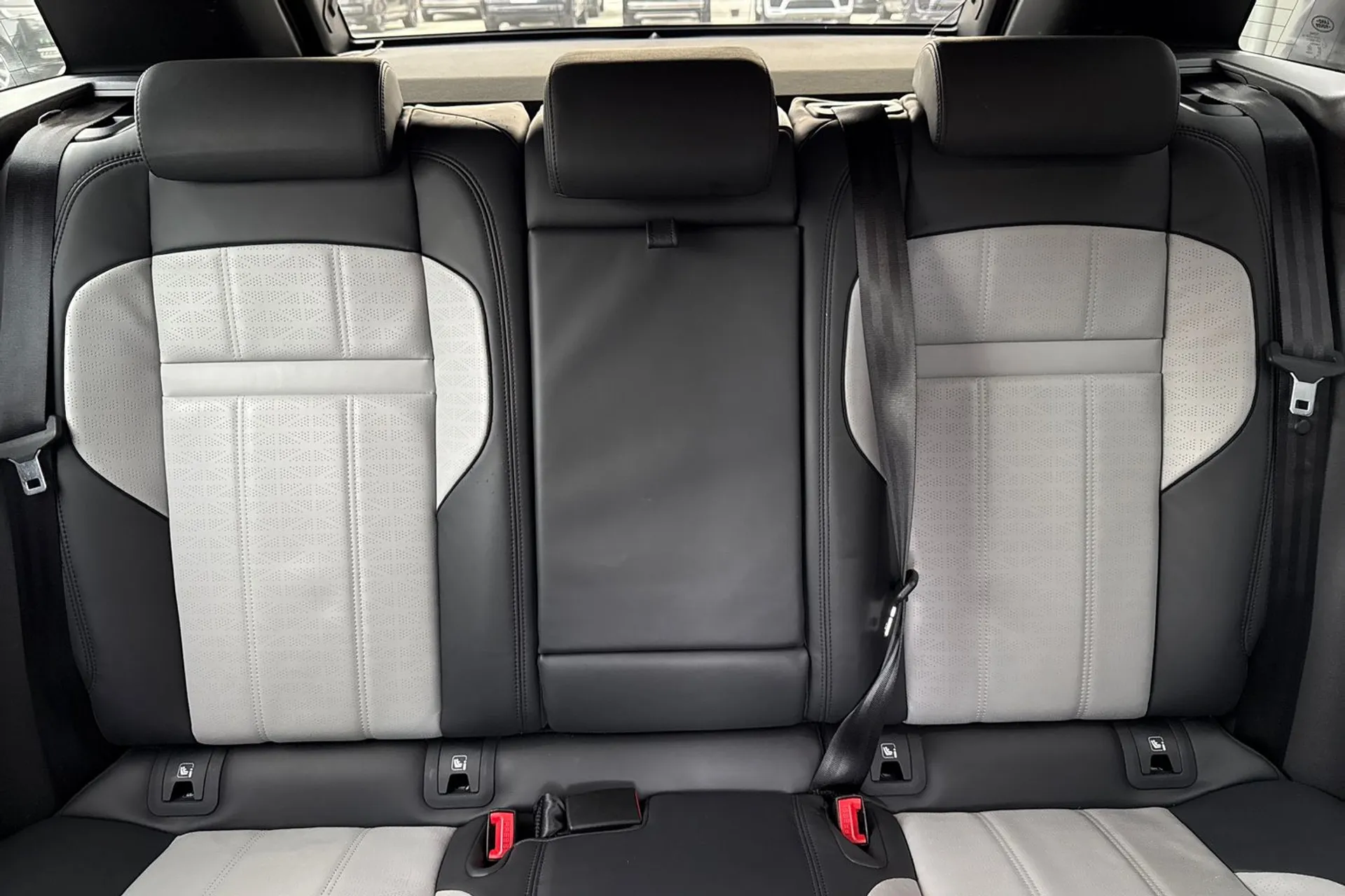 LAND ROVER RANGE ROVER EVOQUE thumbnail image number 38