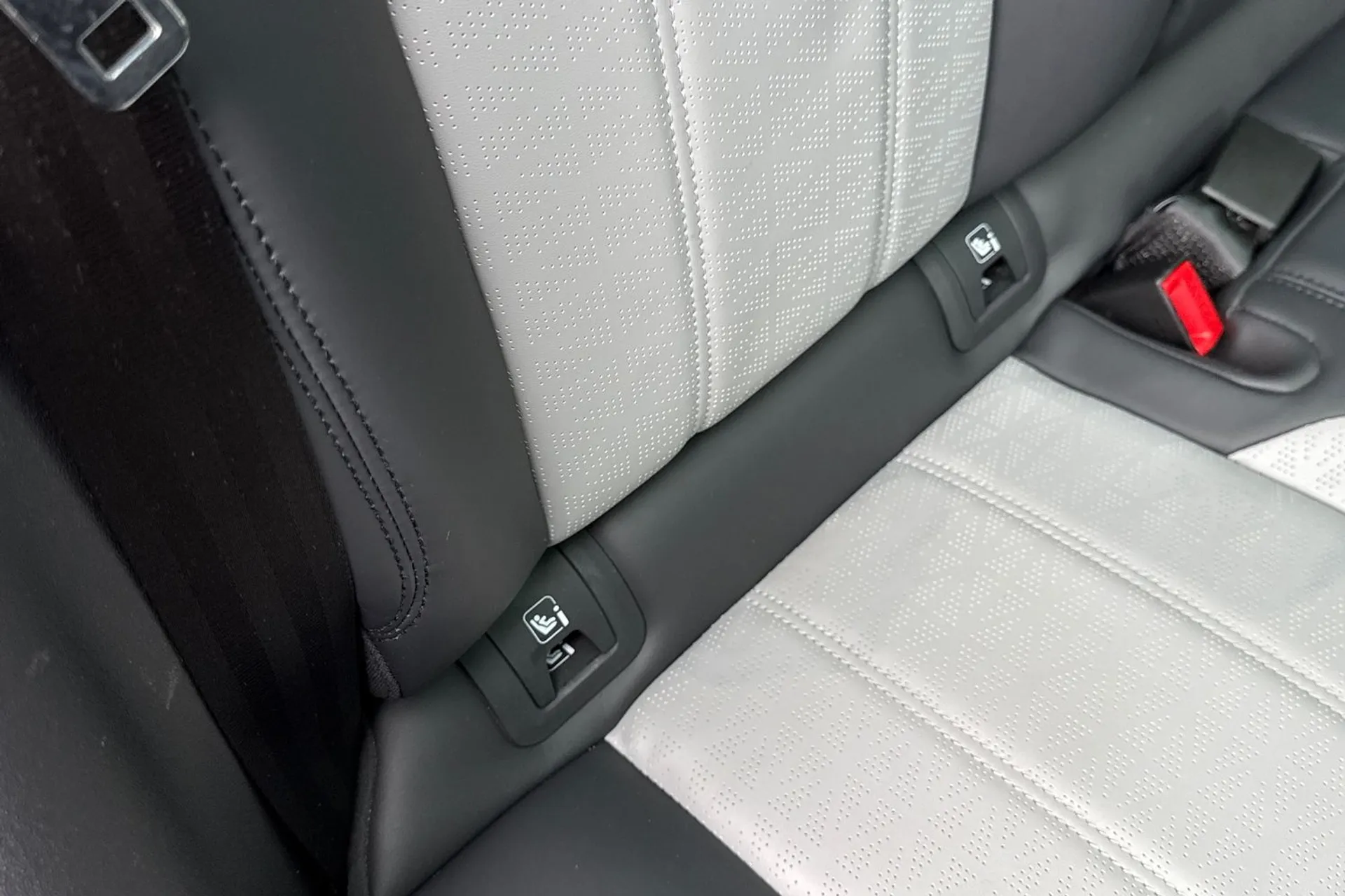 LAND ROVER RANGE ROVER EVOQUE thumbnail image number 37