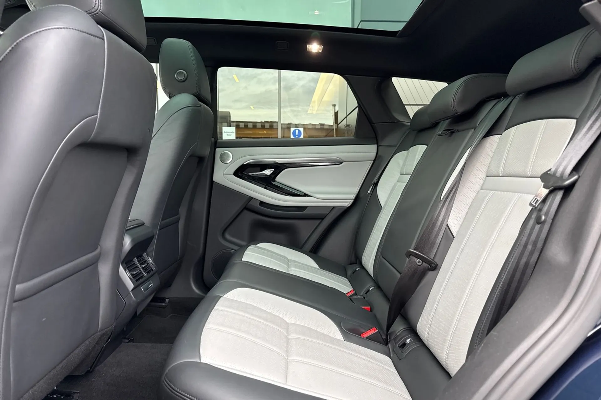 LAND ROVER RANGE ROVER EVOQUE thumbnail image number 52