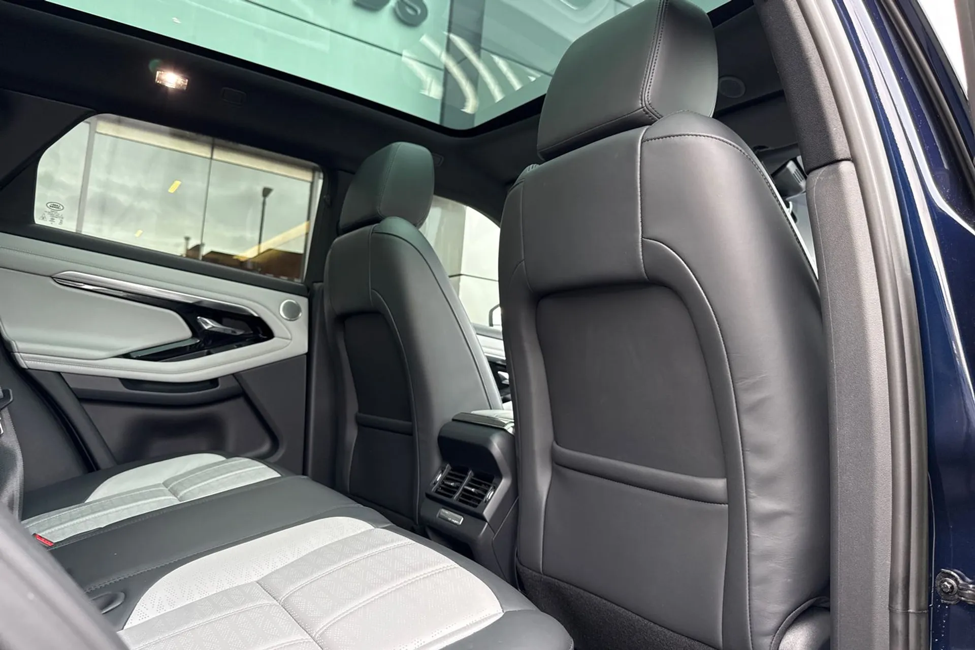 LAND ROVER RANGE ROVER EVOQUE thumbnail image number 35